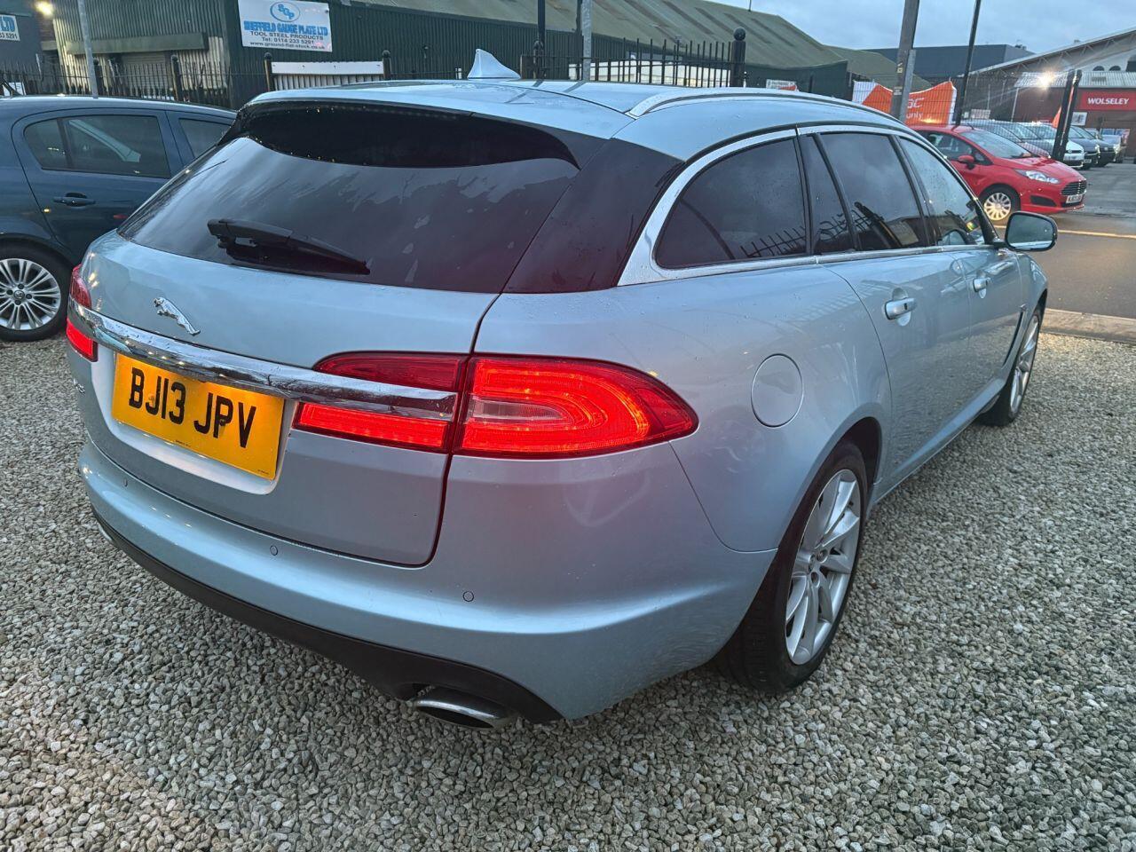 Jaguar XF - Image 12