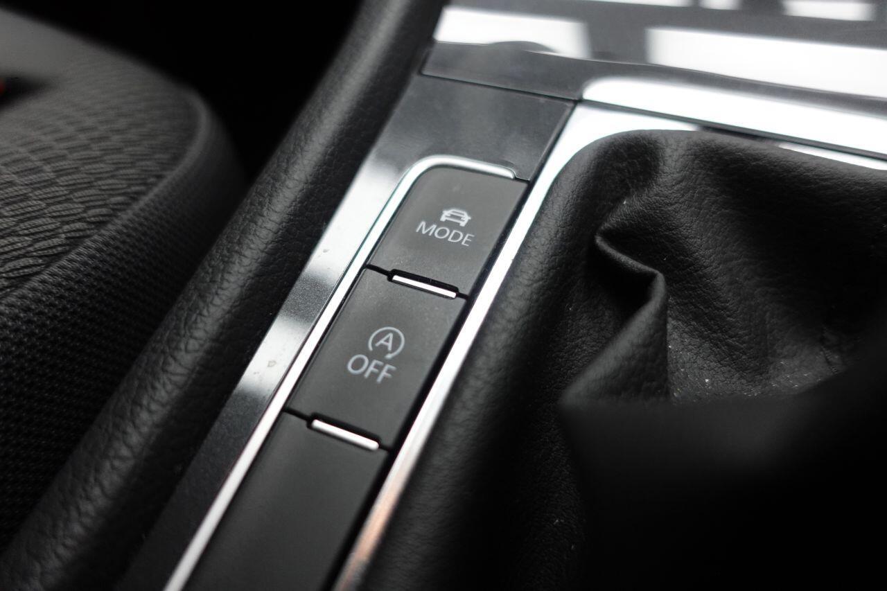 Volkswagen Golf - Image 47