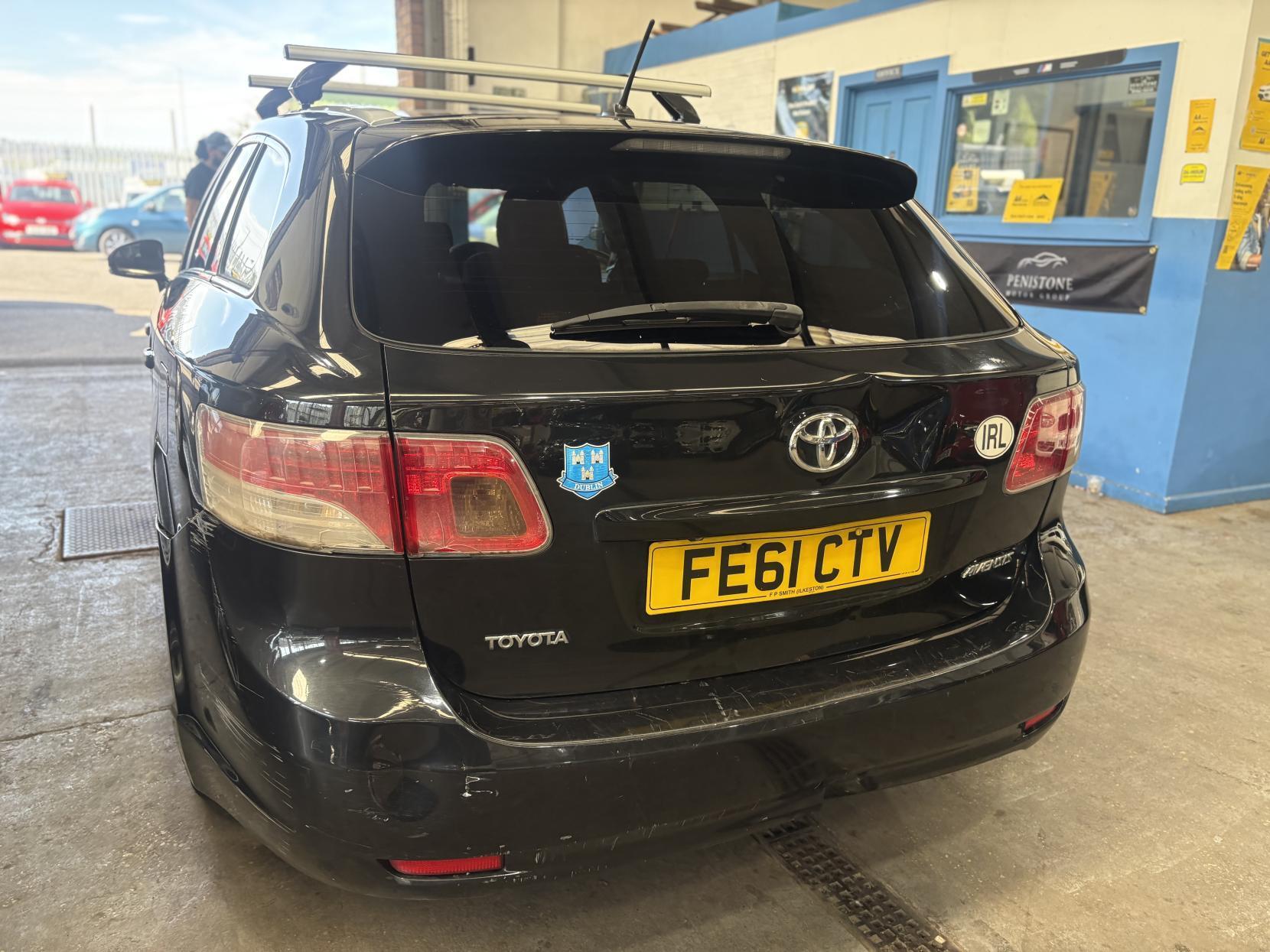Toyota Avensis - Image 7