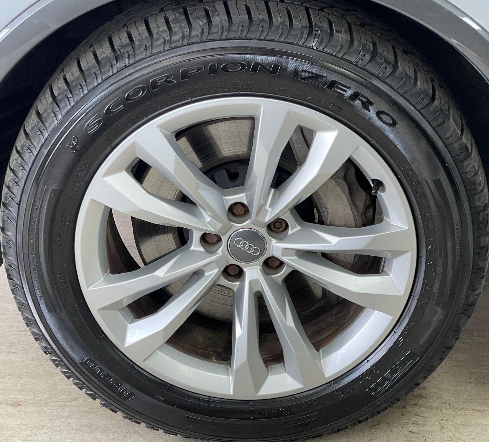 Audi Q7 - Image 16