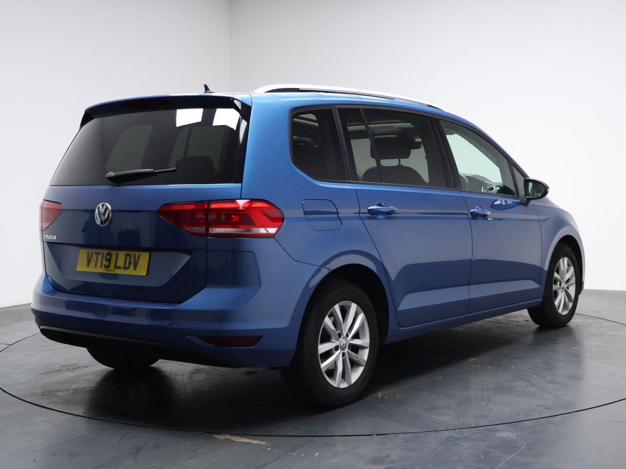 Volkswagen Touran - Image 12