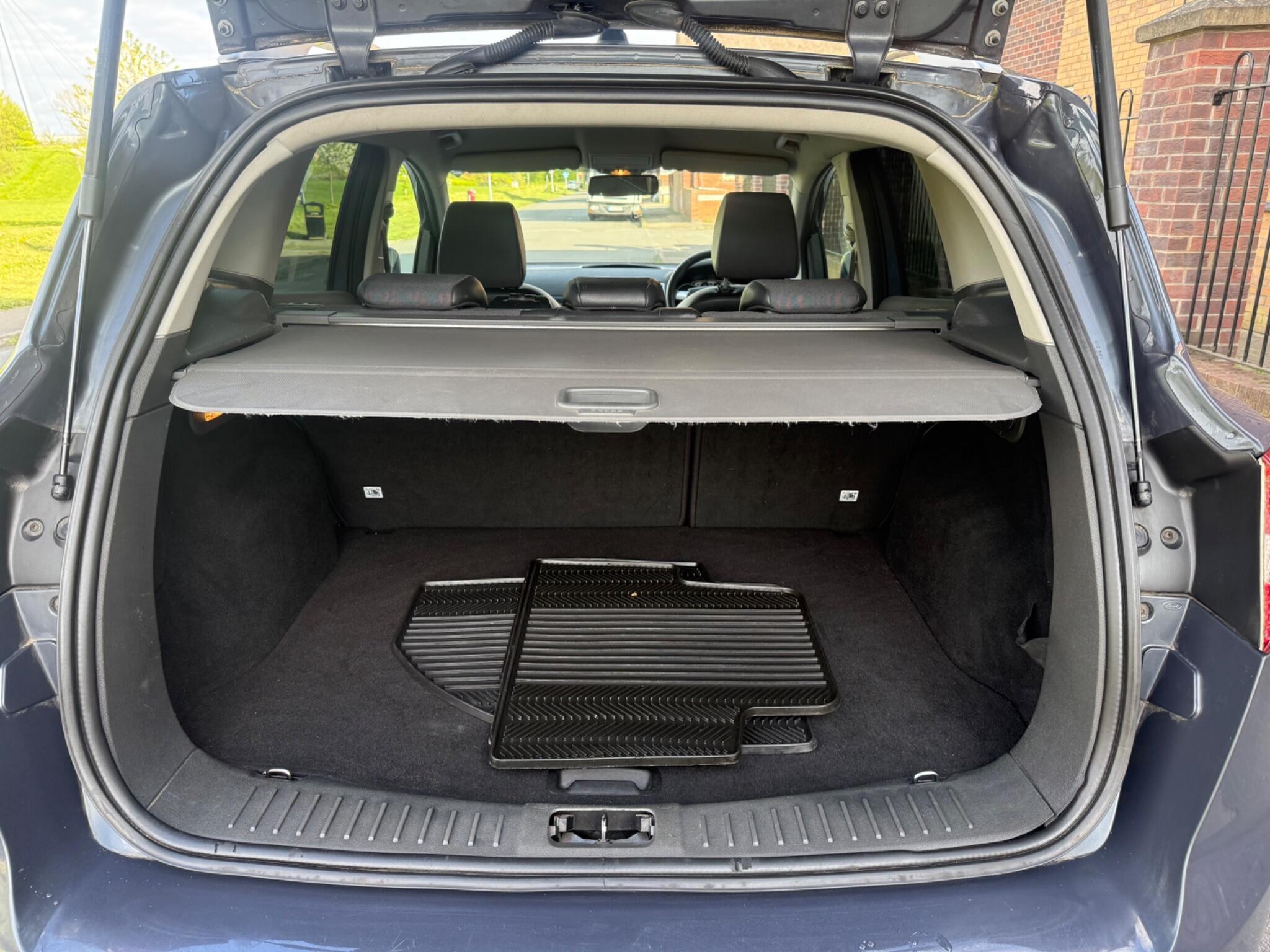 Ford Kuga - Image 13