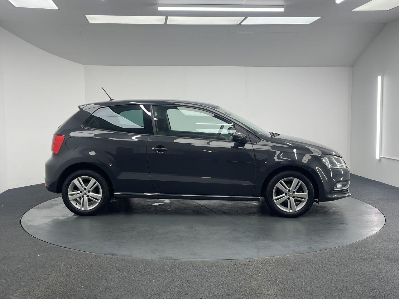 Volkswagen Polo - Image 14