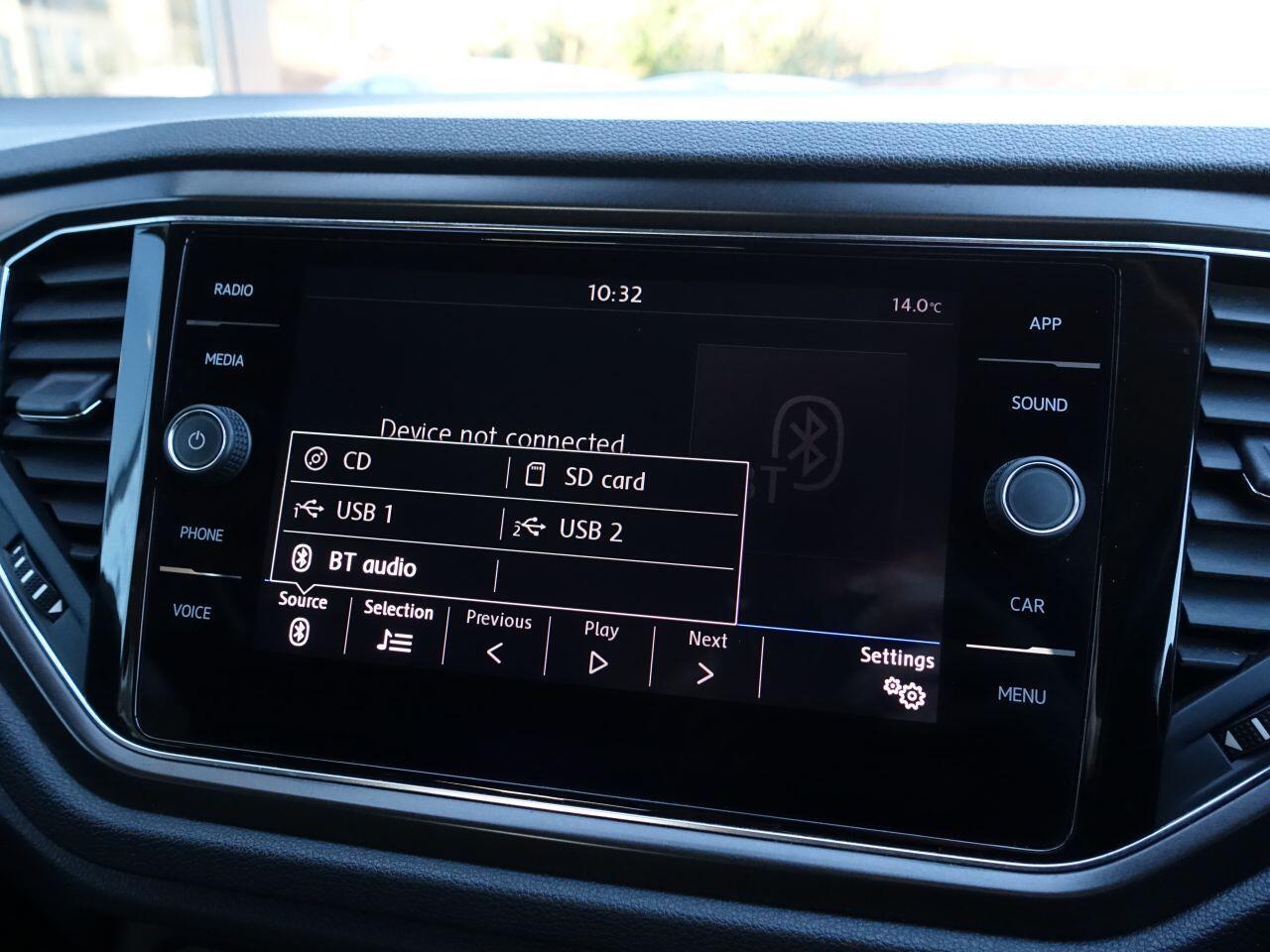 Volkswagen T-Roc - Image 34