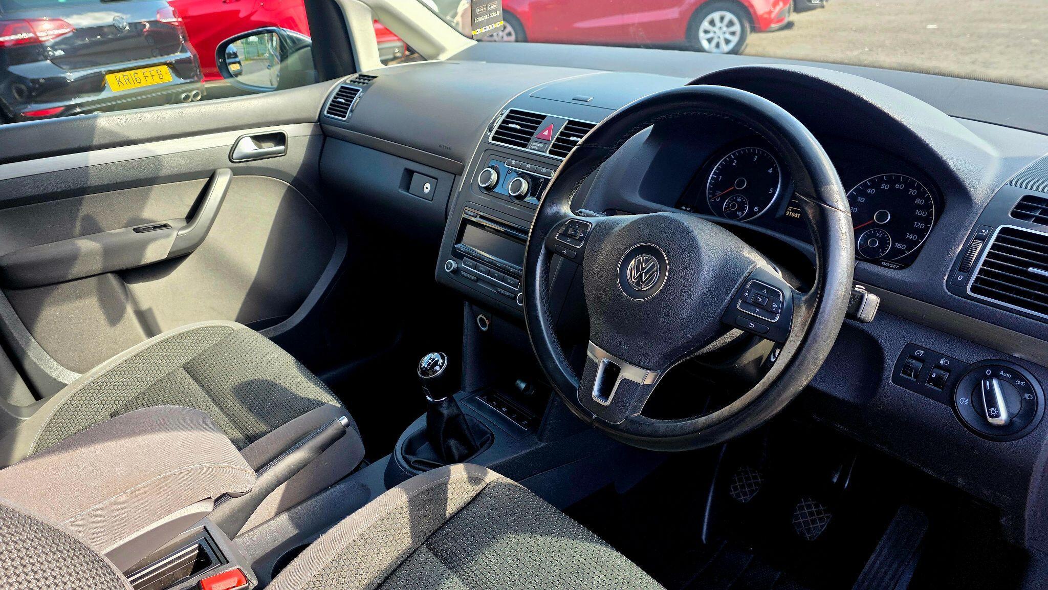 Volkswagen Touran - Image 11