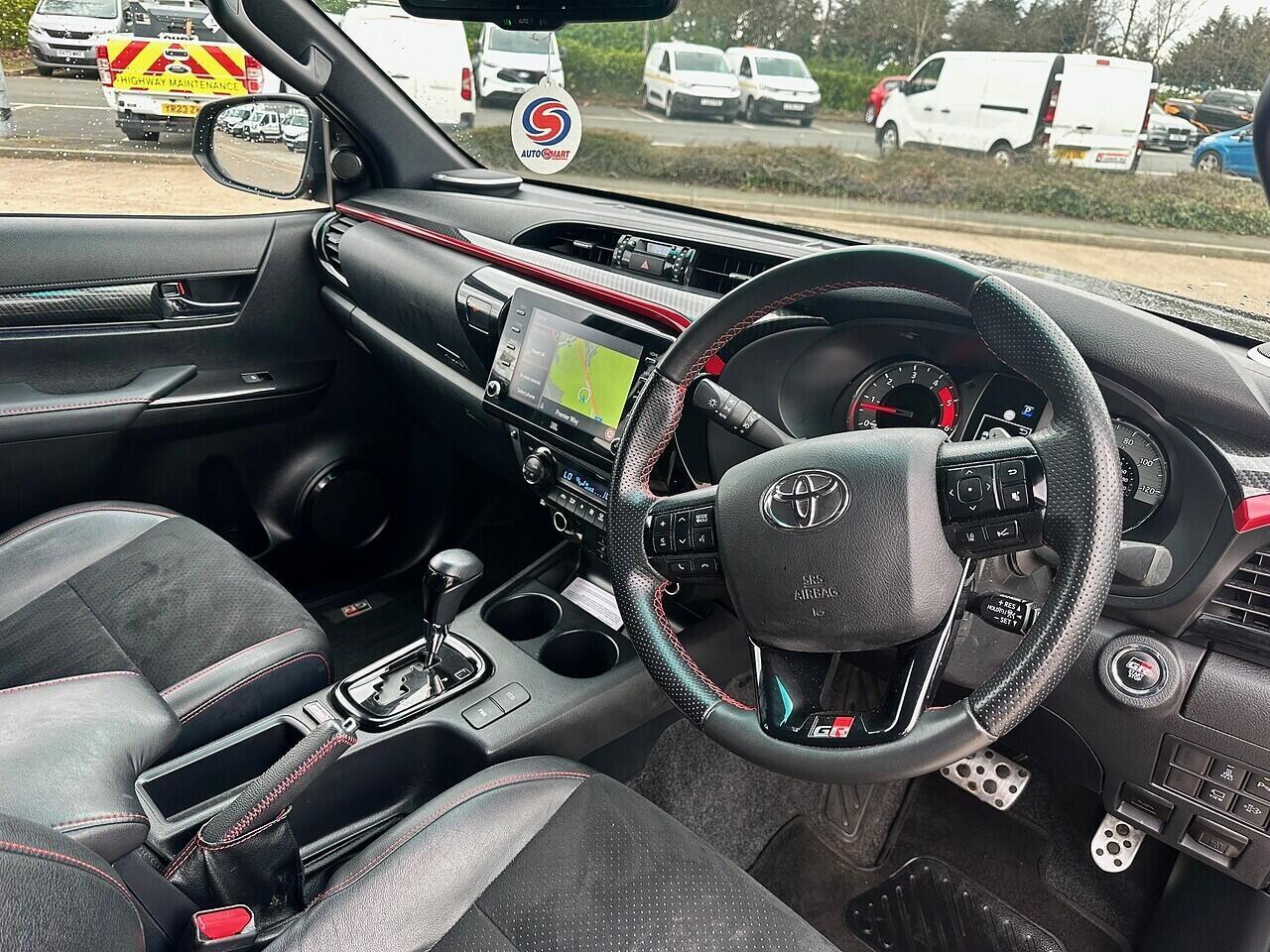 Toyota Hilux - Image 6