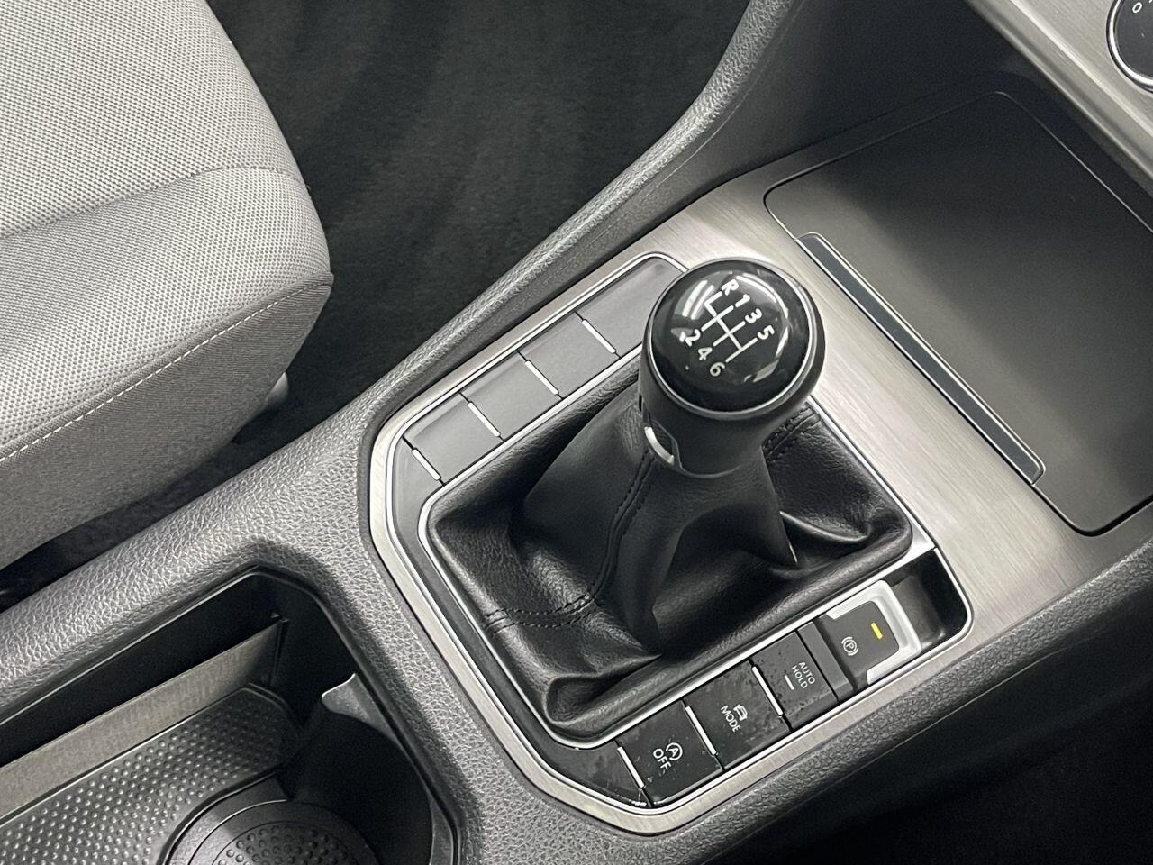 Volkswagen GOLF SV - Image 22