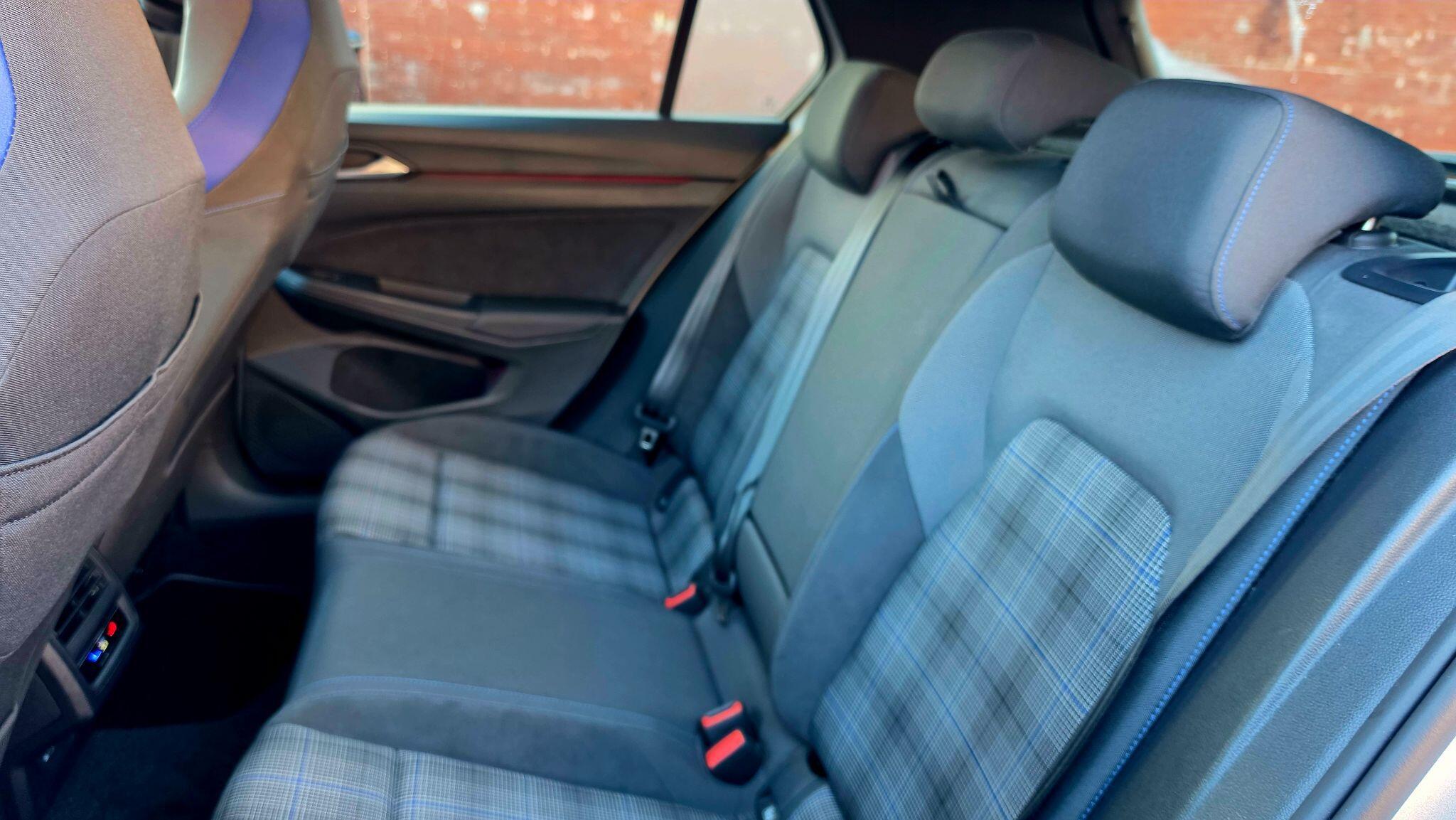 Volkswagen Golf - Image 16