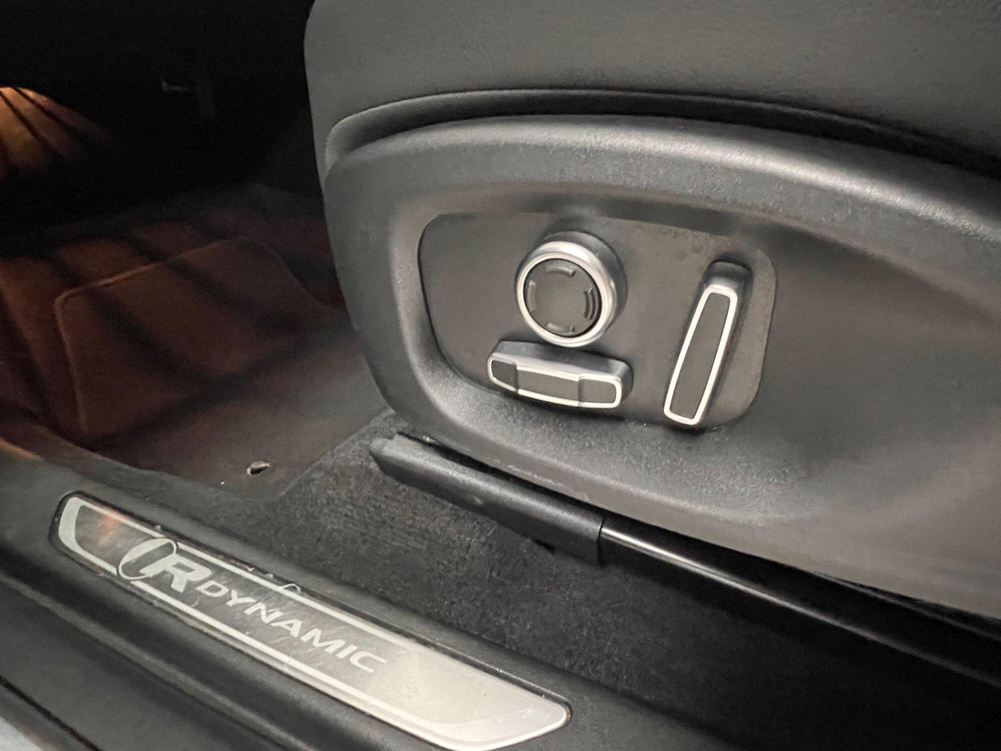 Jaguar E-Pace - Image 33