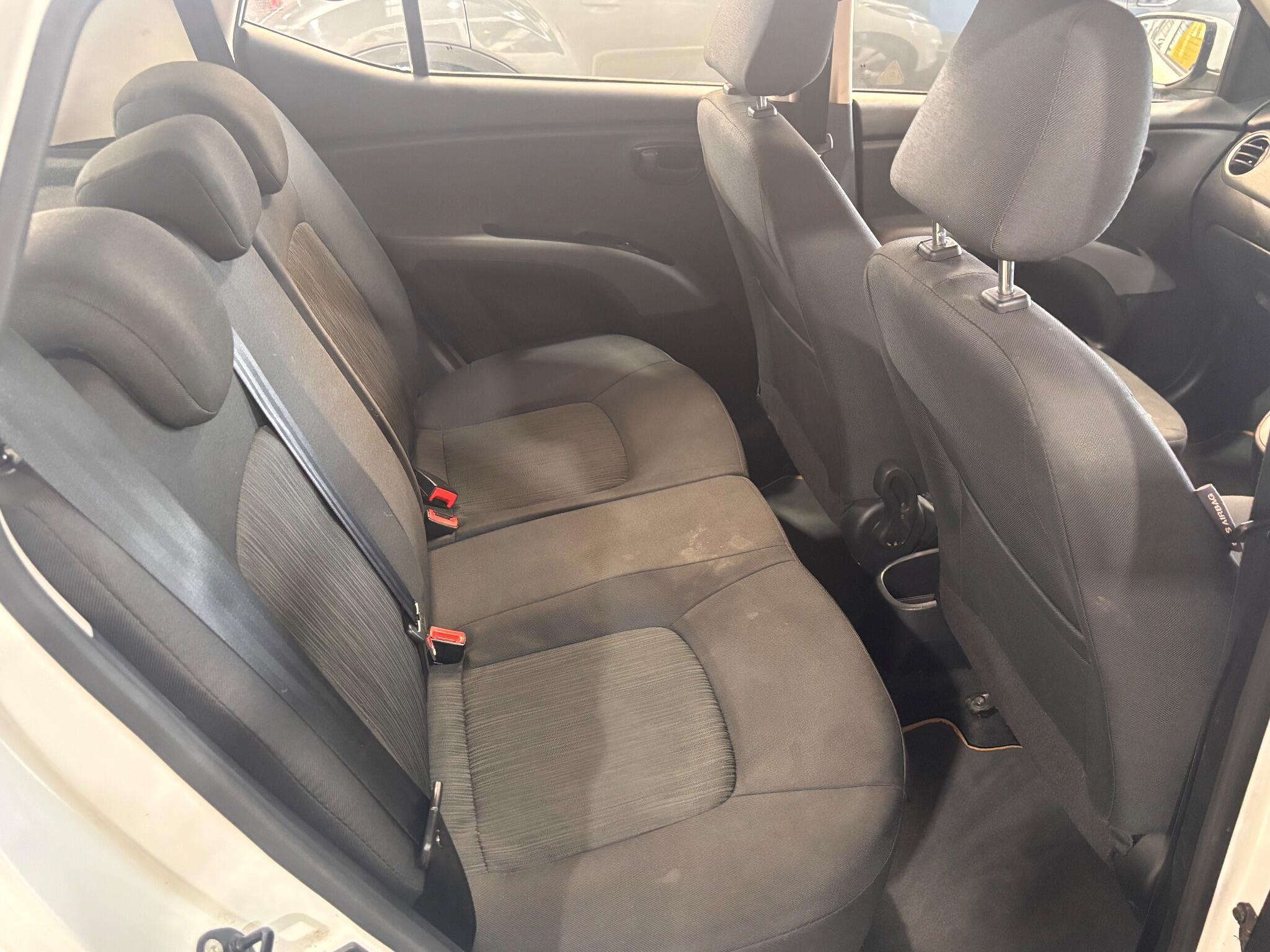 Hyundai i10 - Image 19