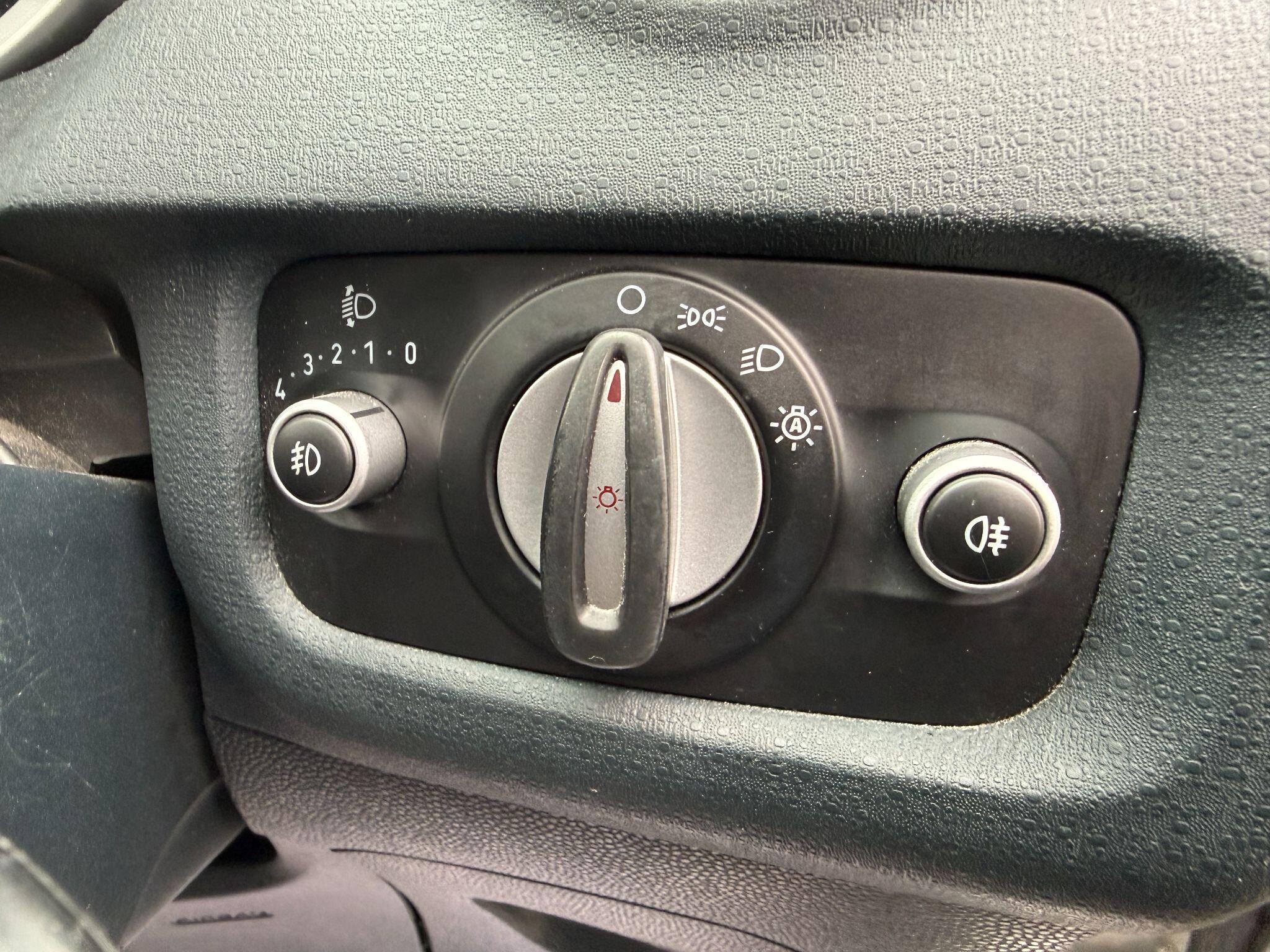 Ford Fiesta - Image 50