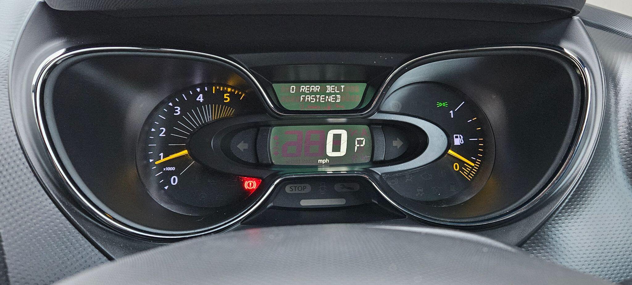 Renault Captur - Image 21