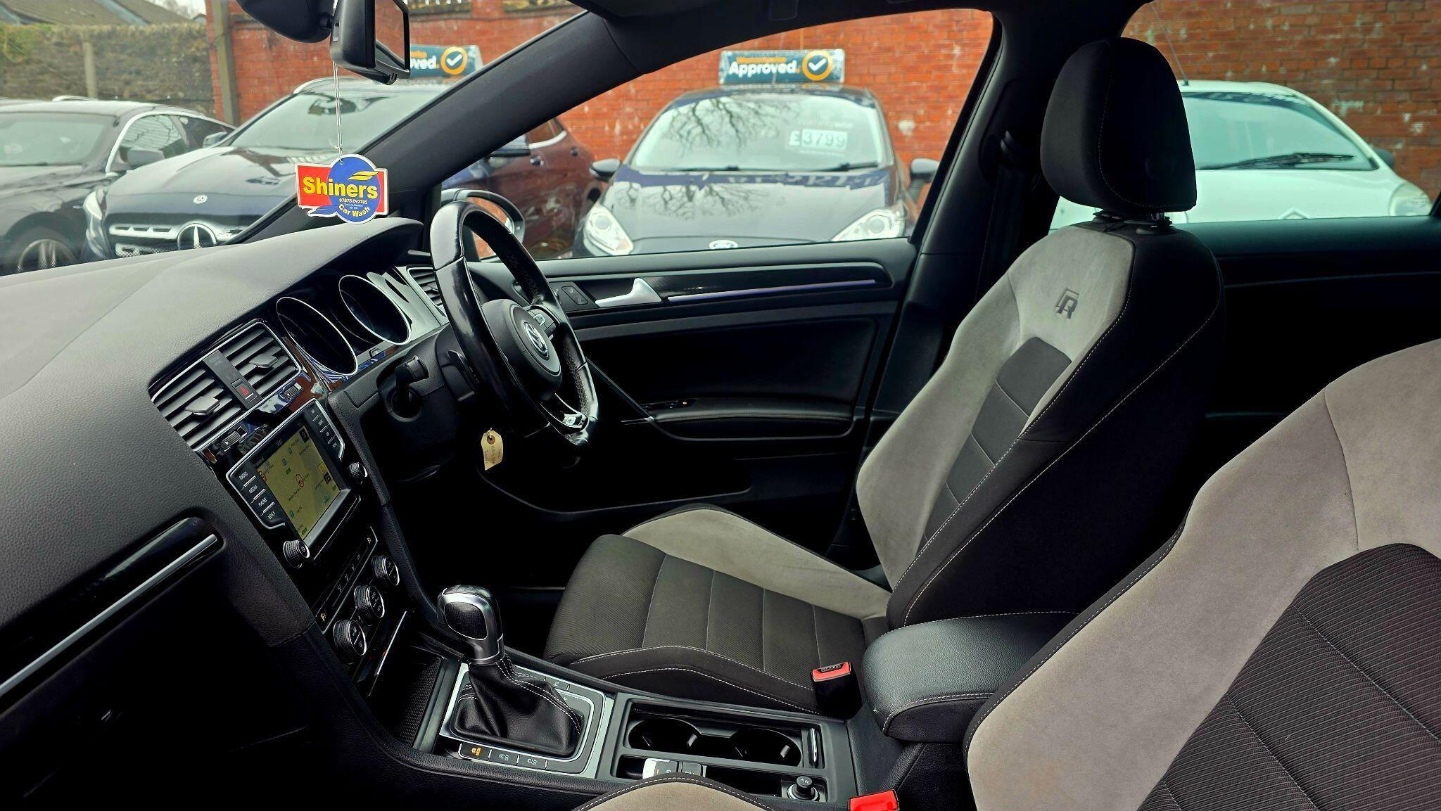 Volkswagen Golf - Image 15