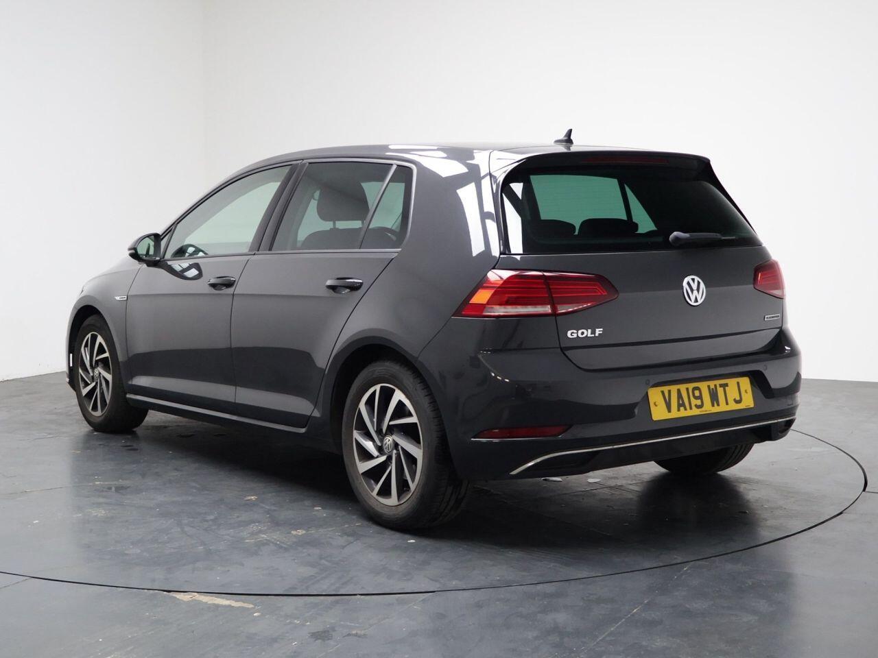 Volkswagen Golf - Image 9