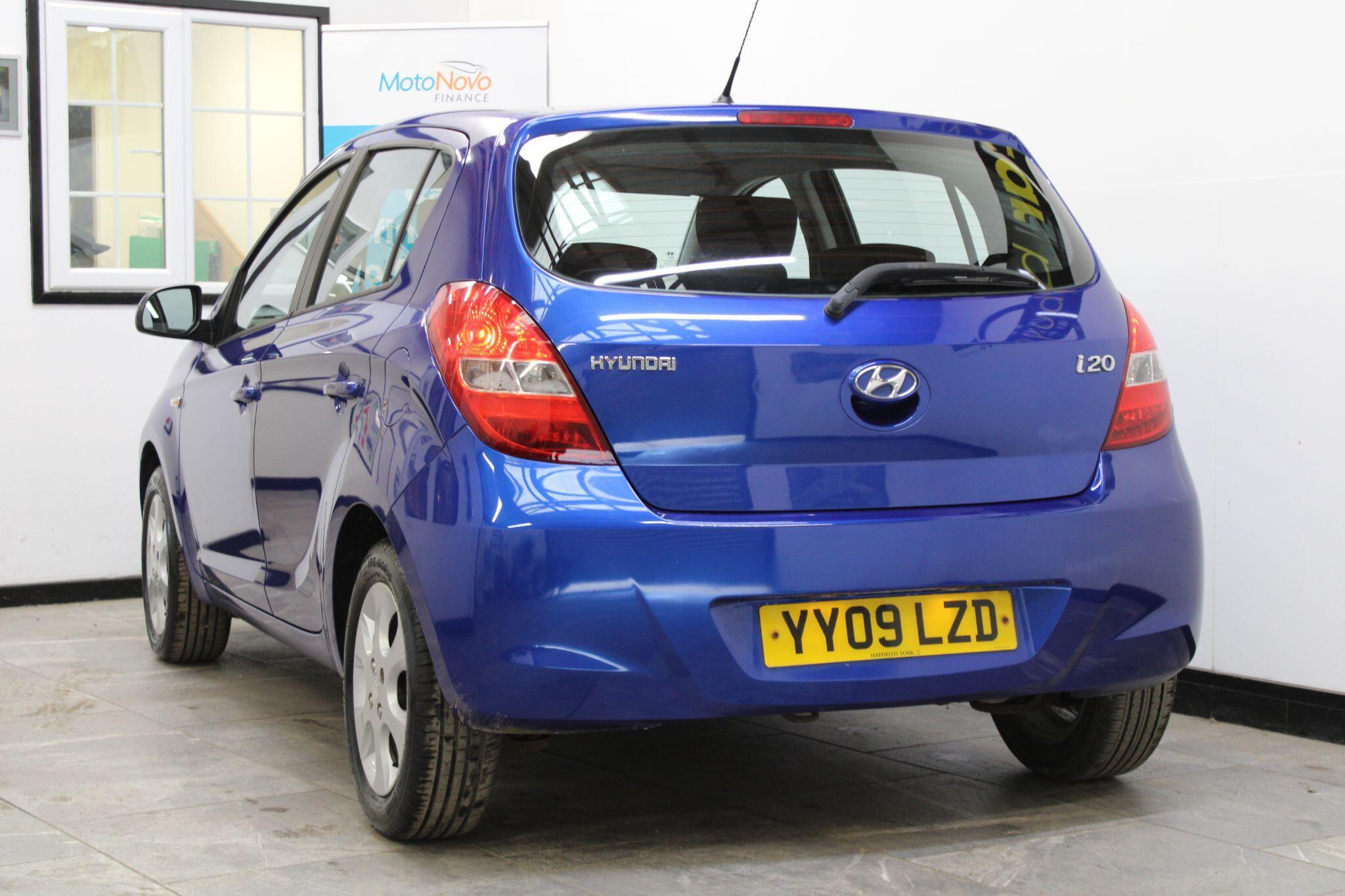 Hyundai i20 - Image 17