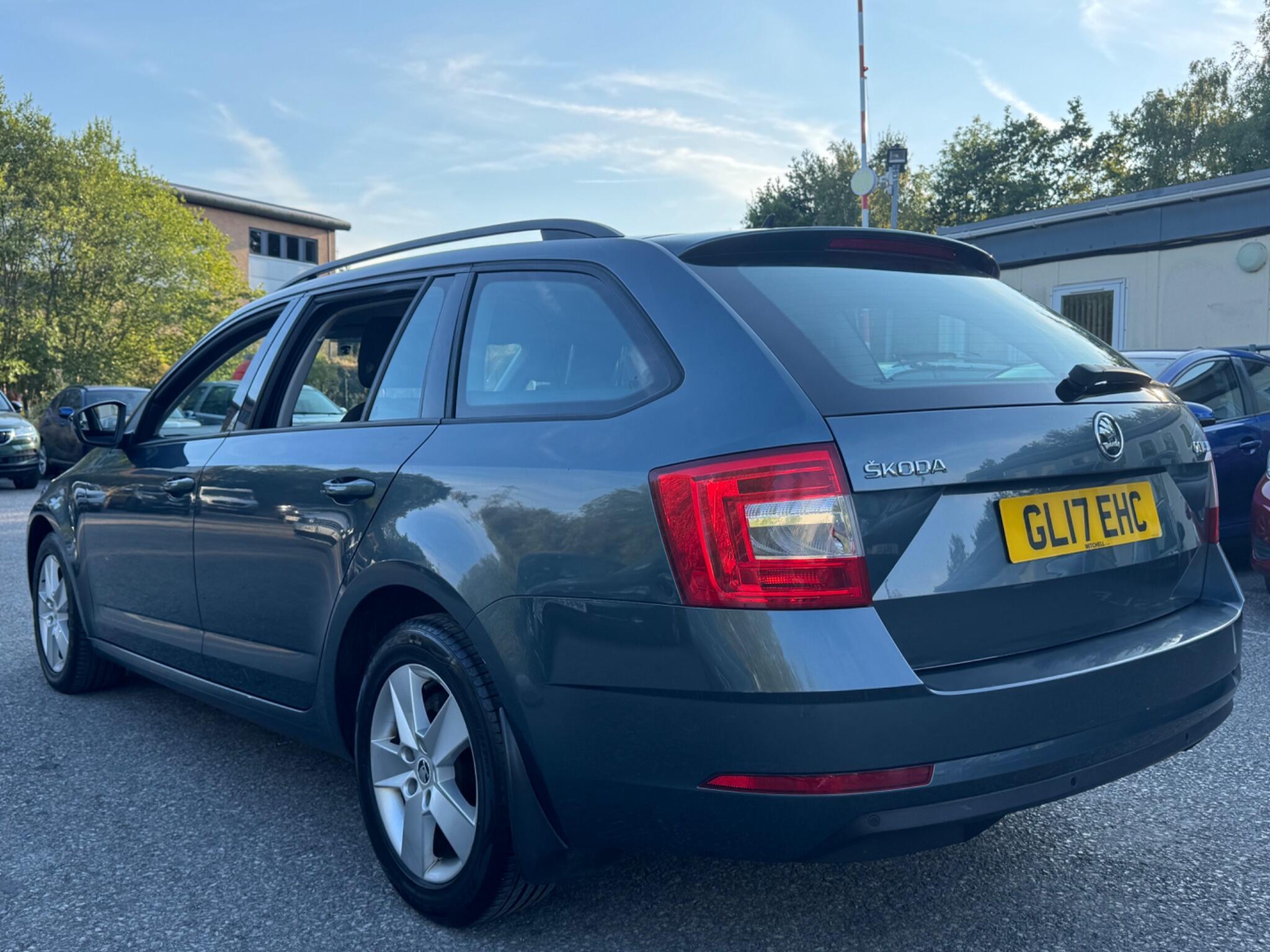 Skoda Octavia - Image 11