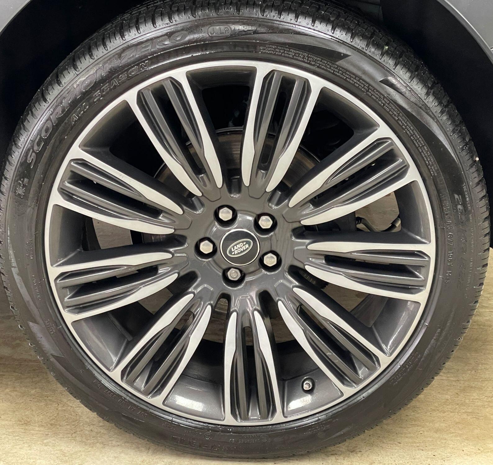 Land Rover Range Rover Velar - Image 14