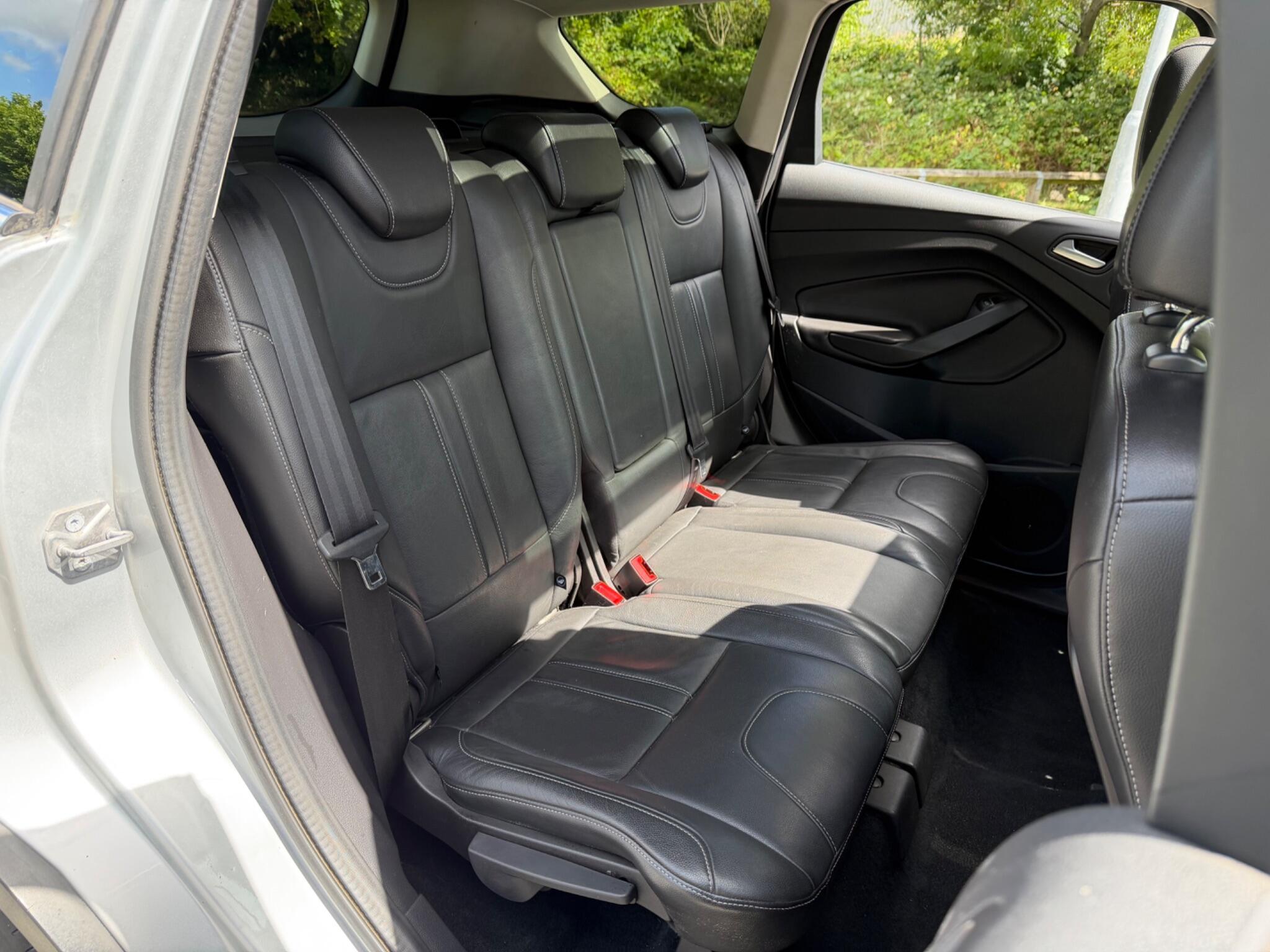 Ford Kuga - Image 12