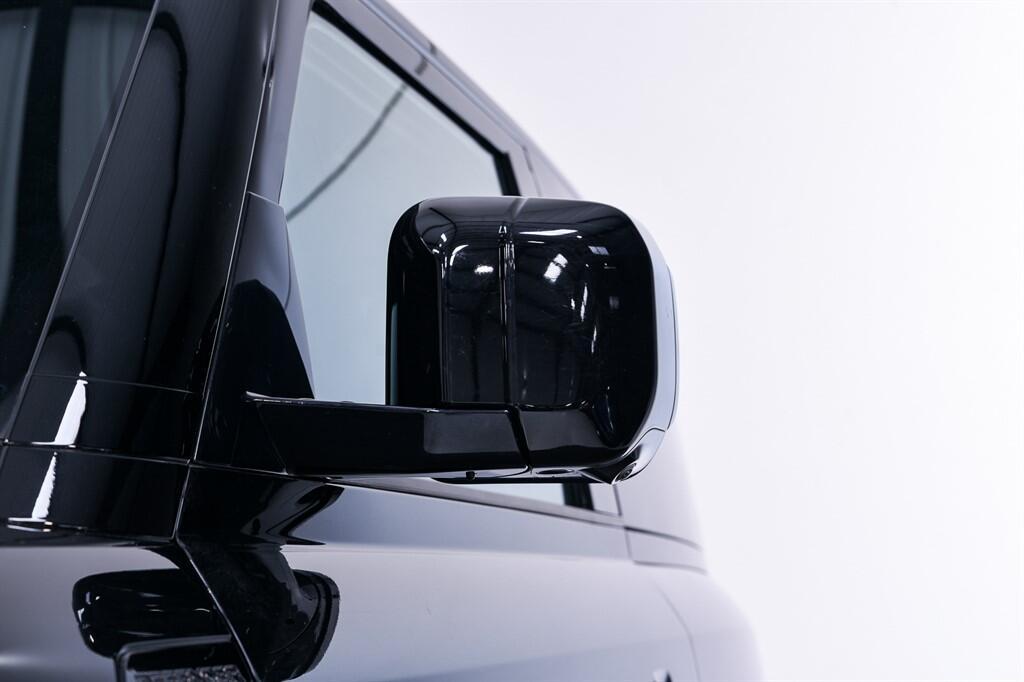 Land Rover Defender 90 - Image 9