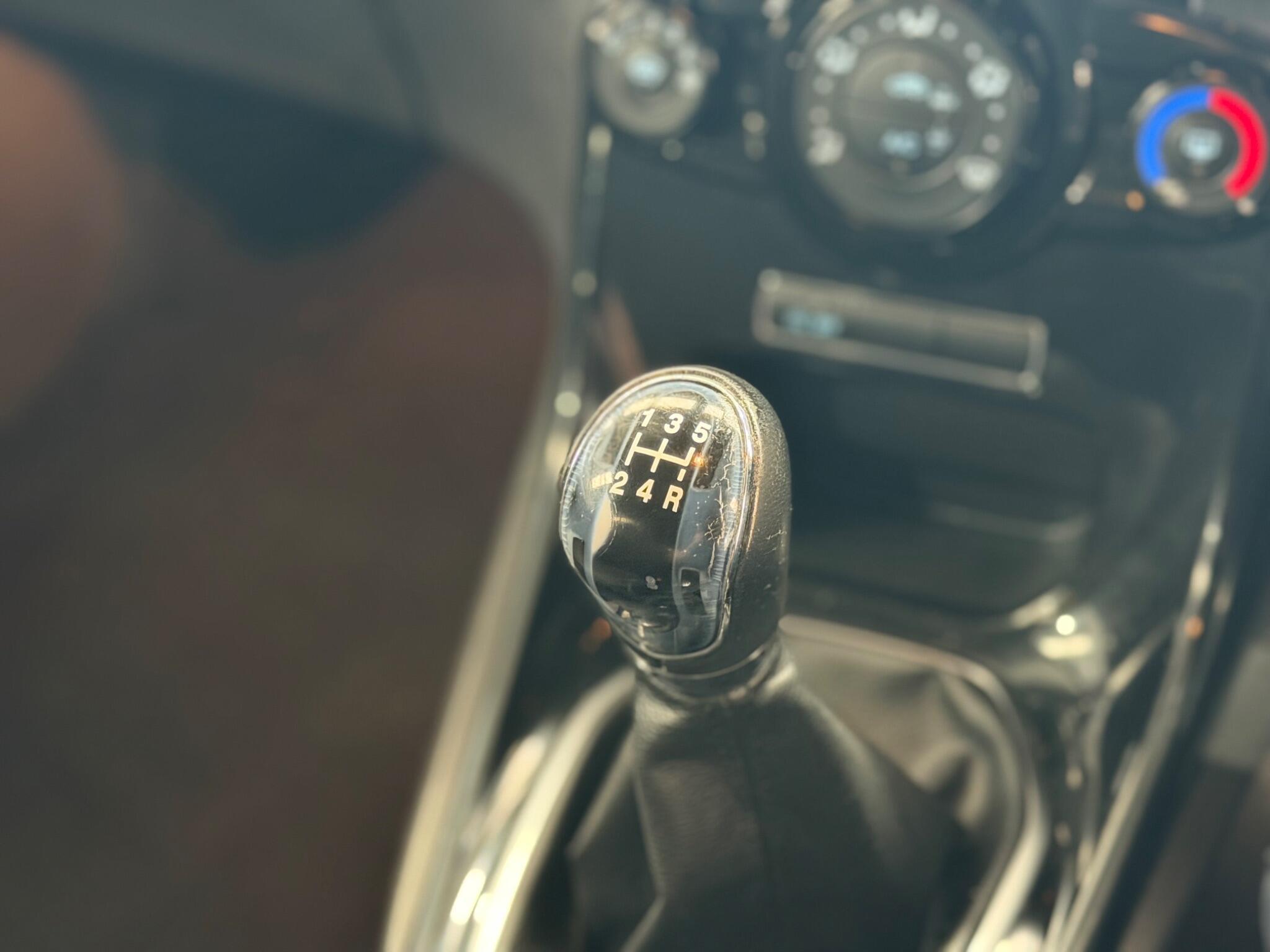 Ford Fiesta - Image 27