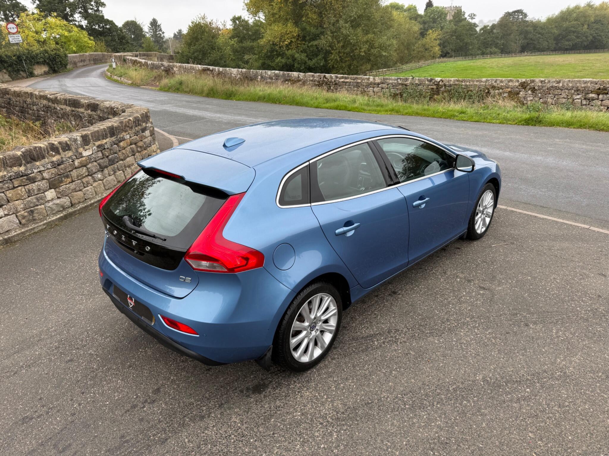 Volvo V40 - Image 15