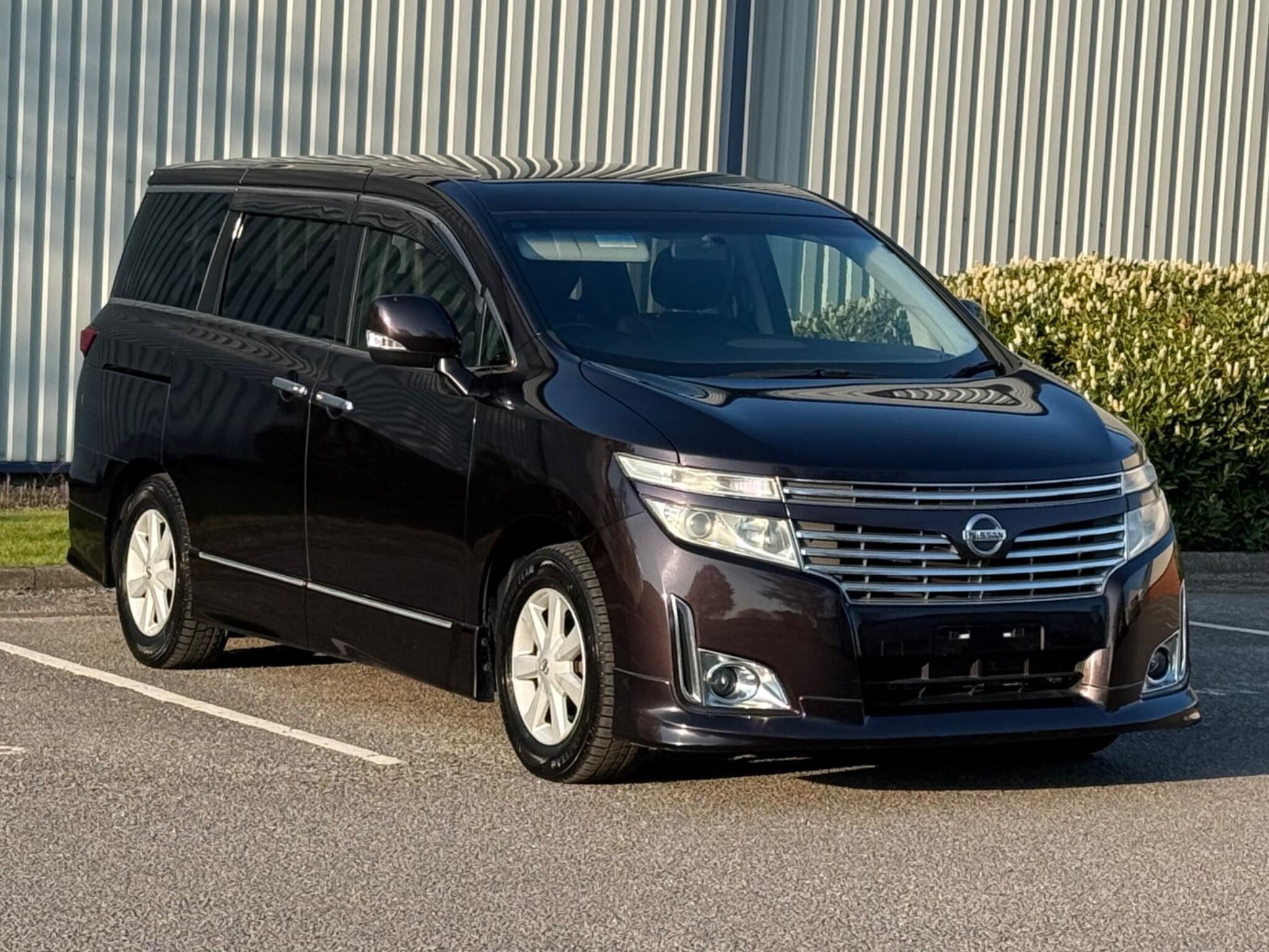 Nissan Elgrand - Image 6