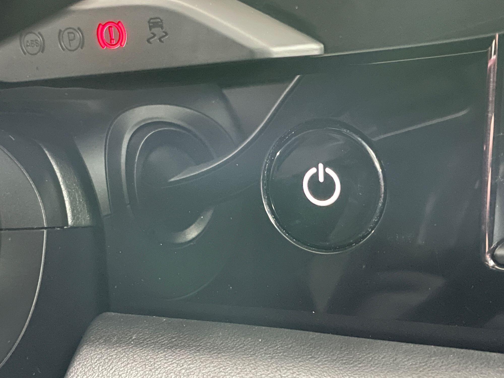 Porsche Taycan - Image 39