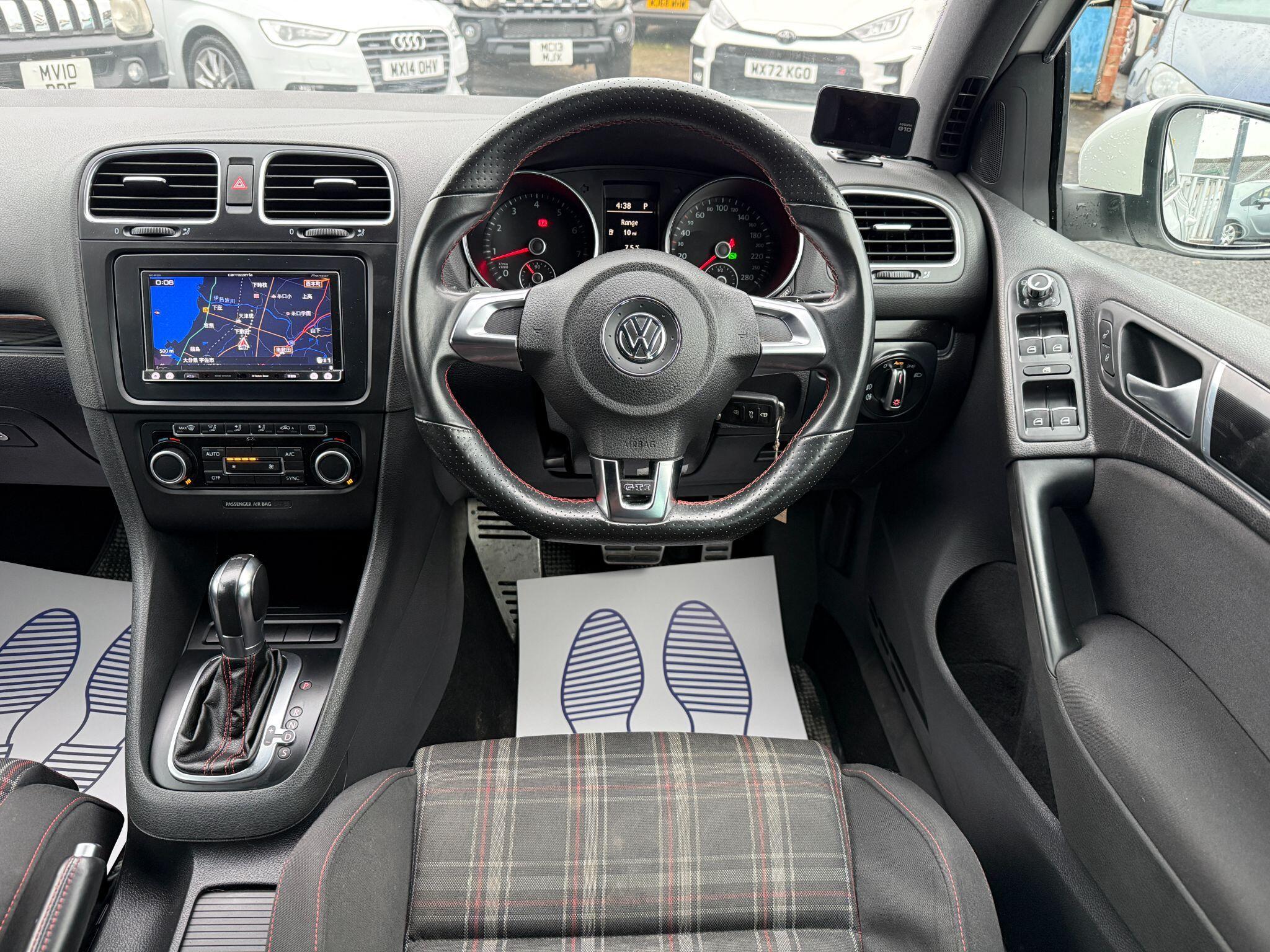 Volkswagen Golf - Image 41