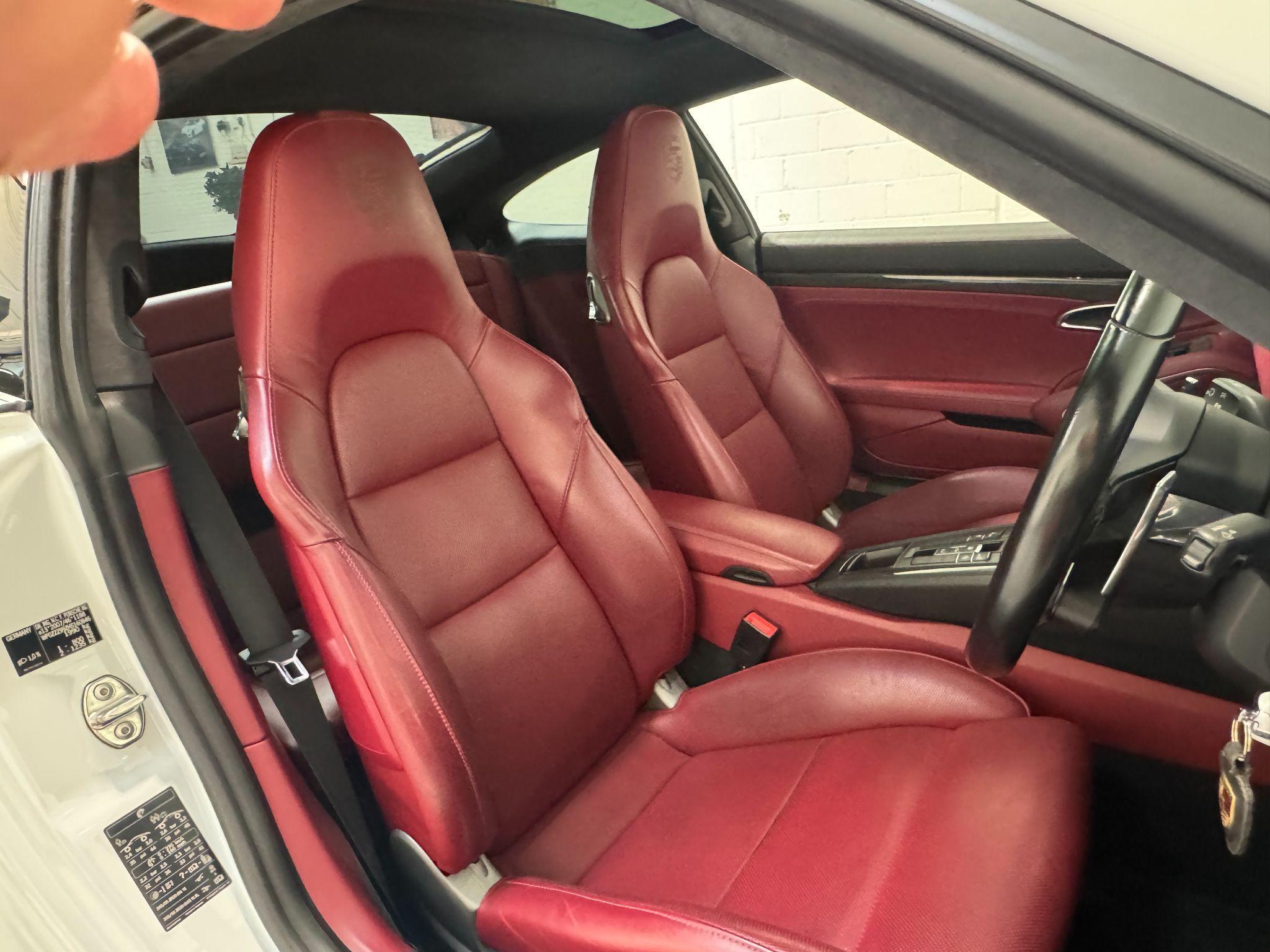 Porsche 911 - Image 44