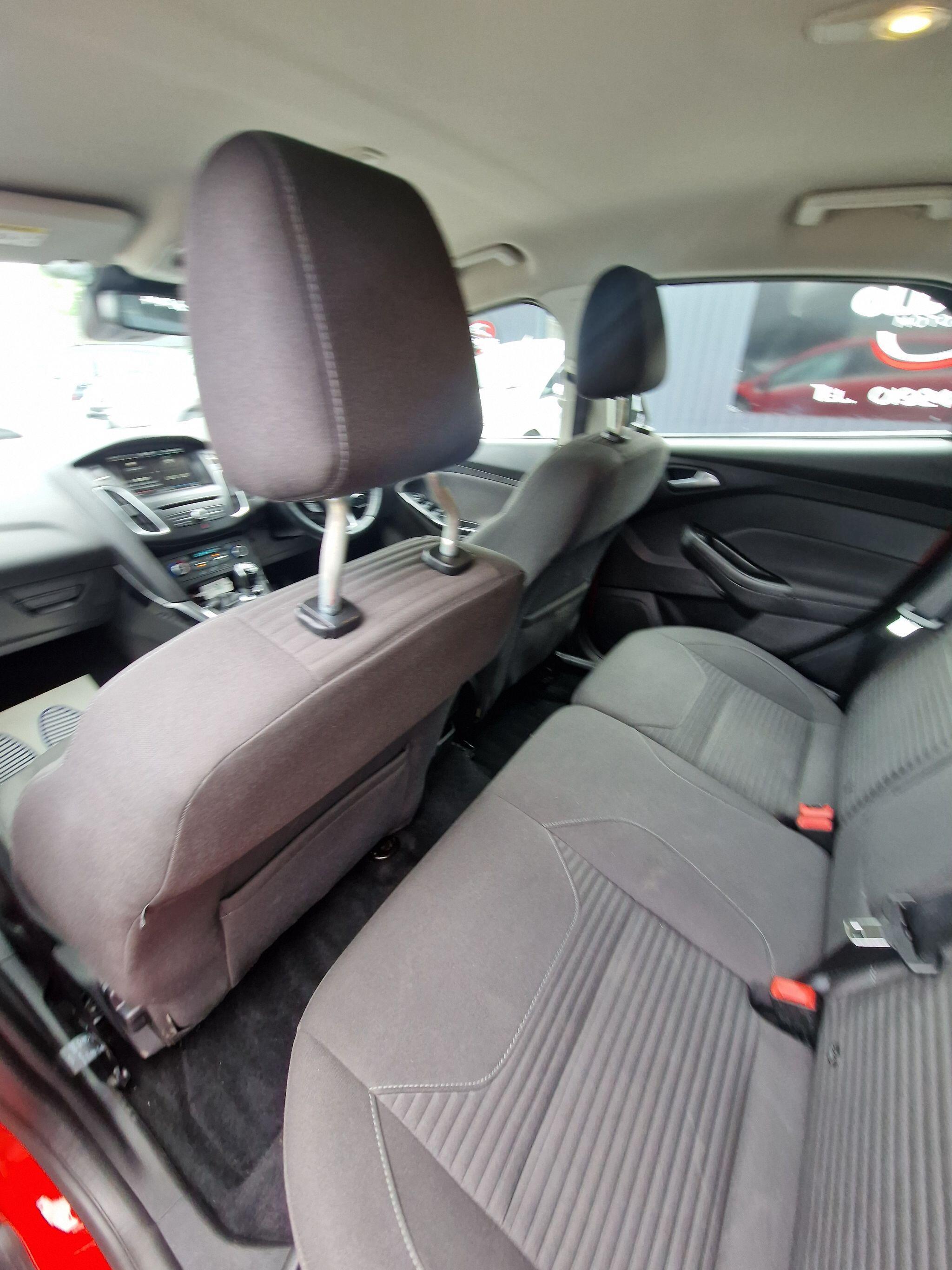 Ford Focus - Image 40