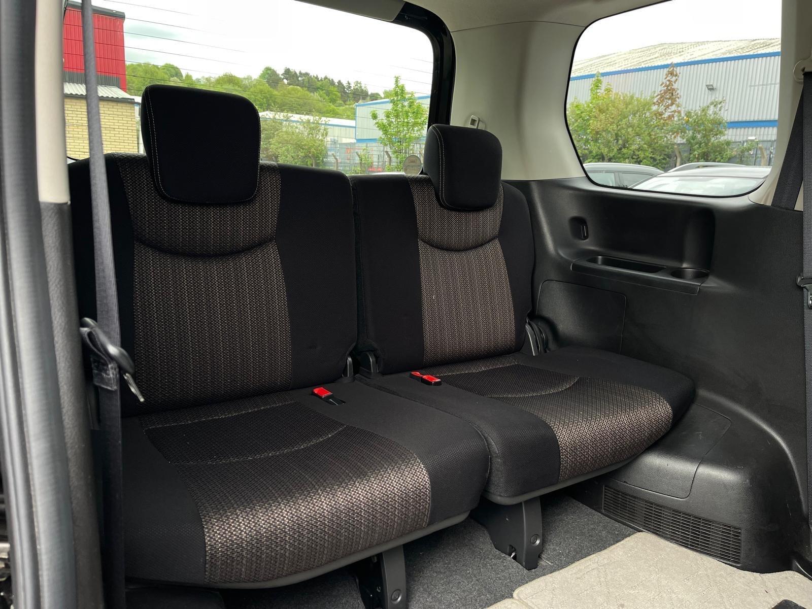Nissan Serena - Image 10