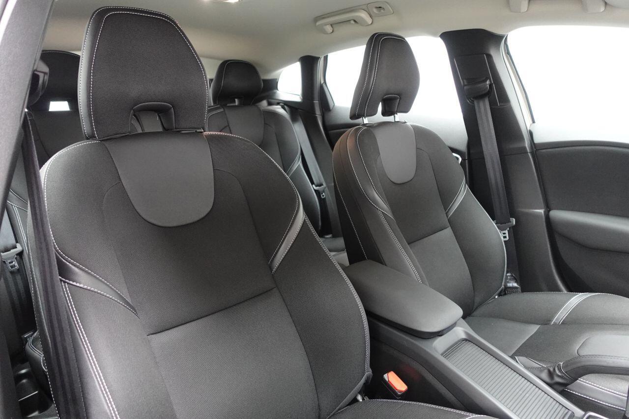 Volvo V40 - Image 3
