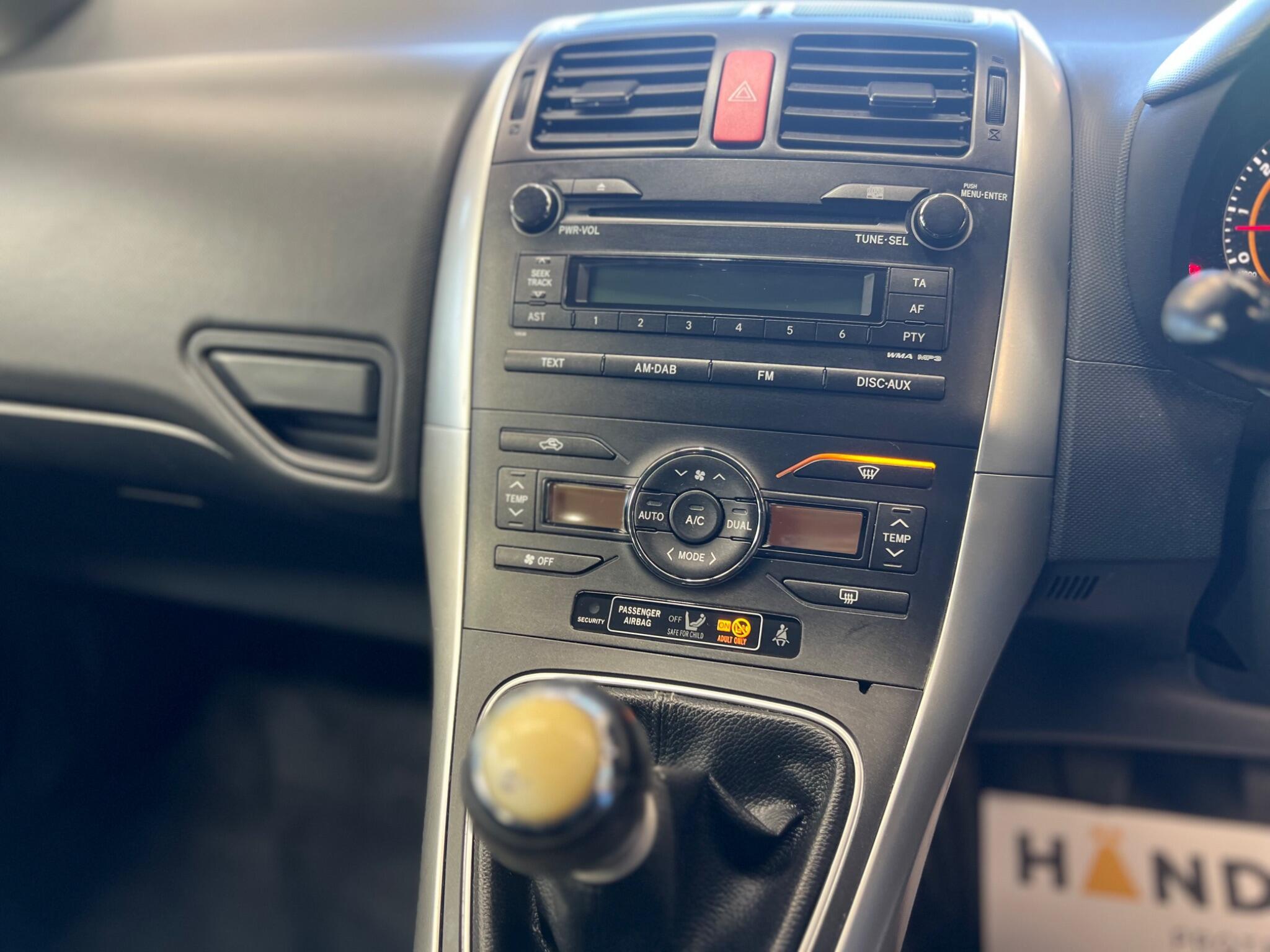 Toyota Auris - Image 21