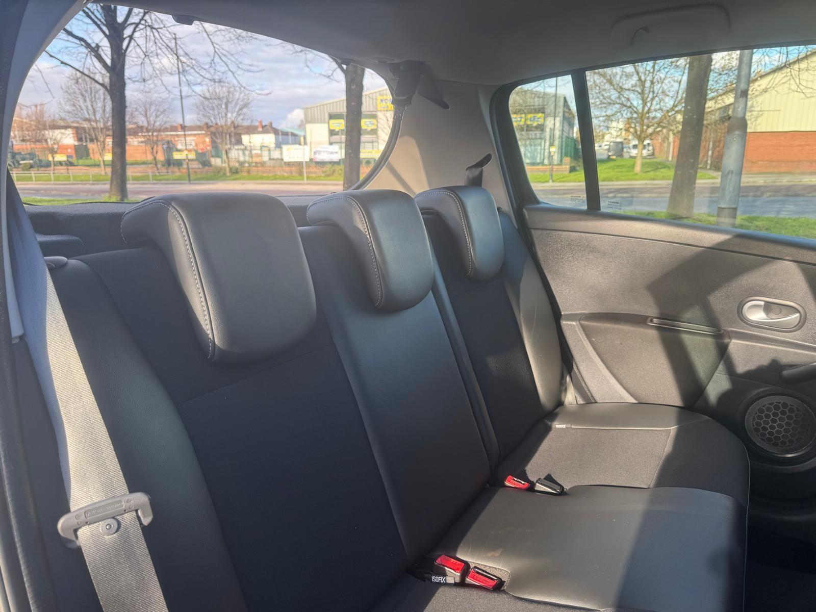 Renault Clio - Image 27