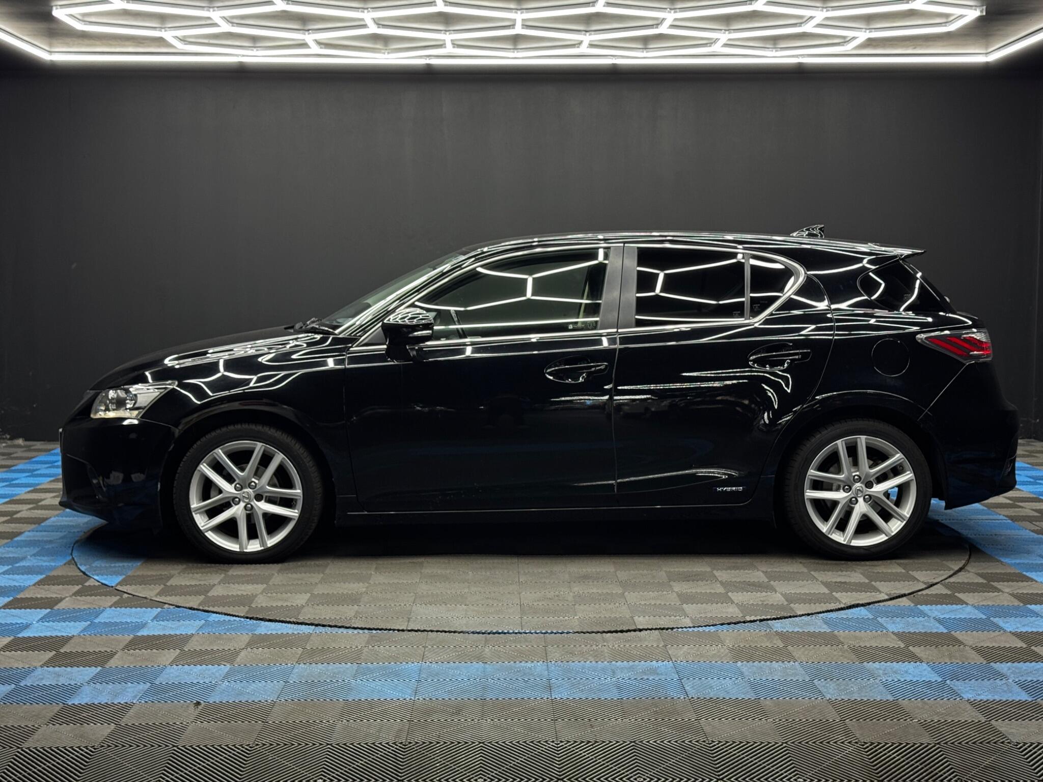 Lexus CT - Image 8