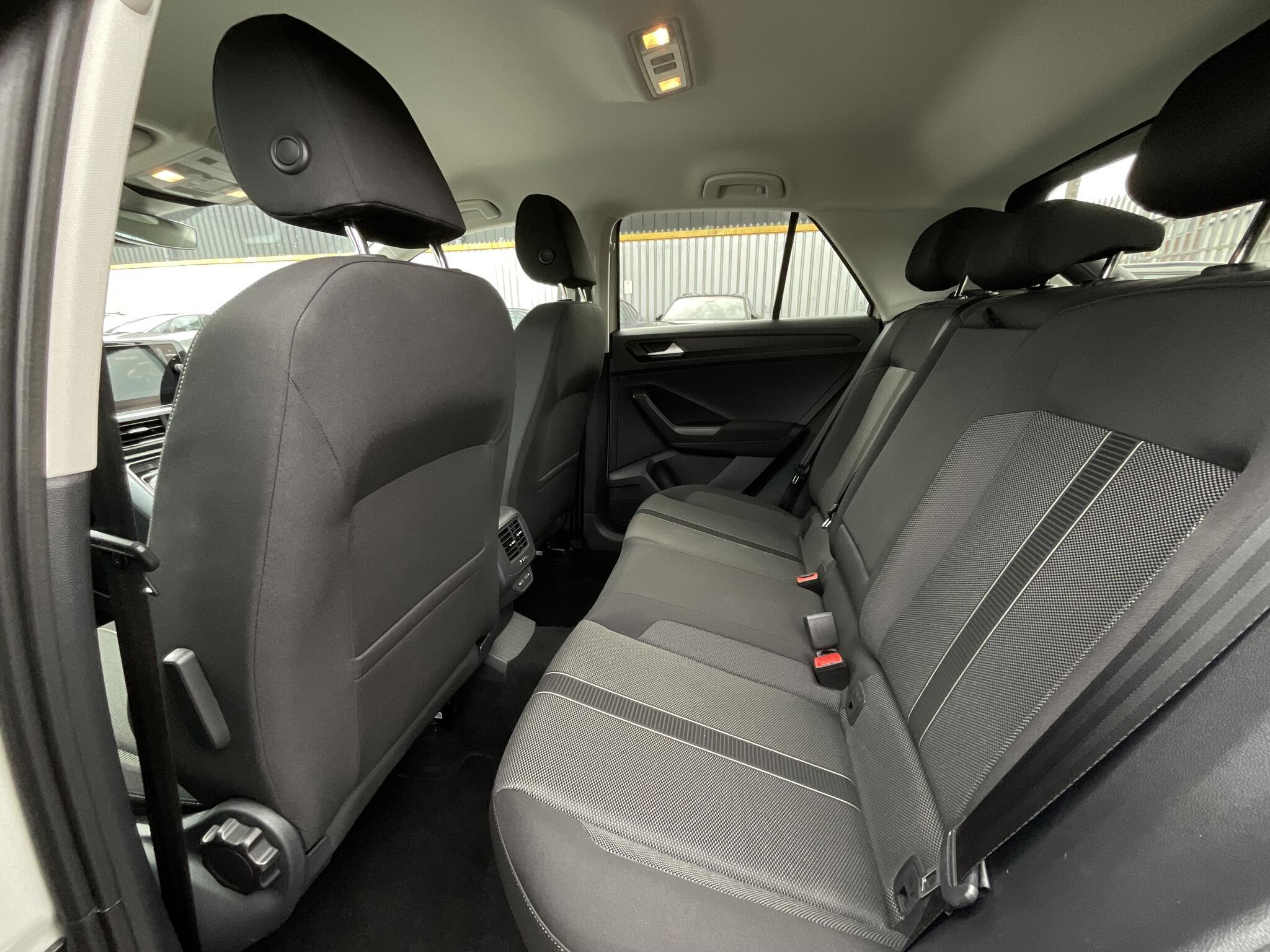 Volkswagen T-Roc - Image 15
