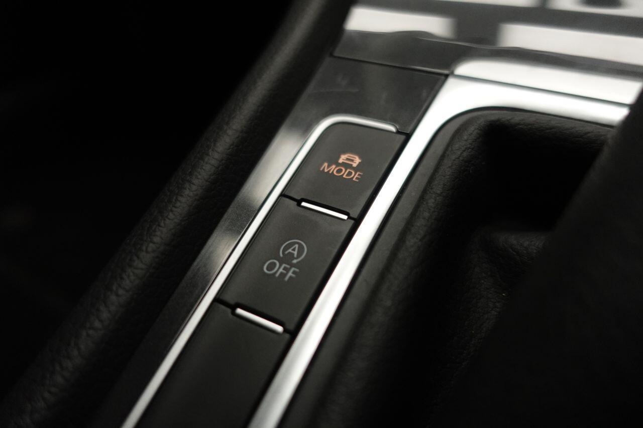 Volkswagen Golf - Image 53