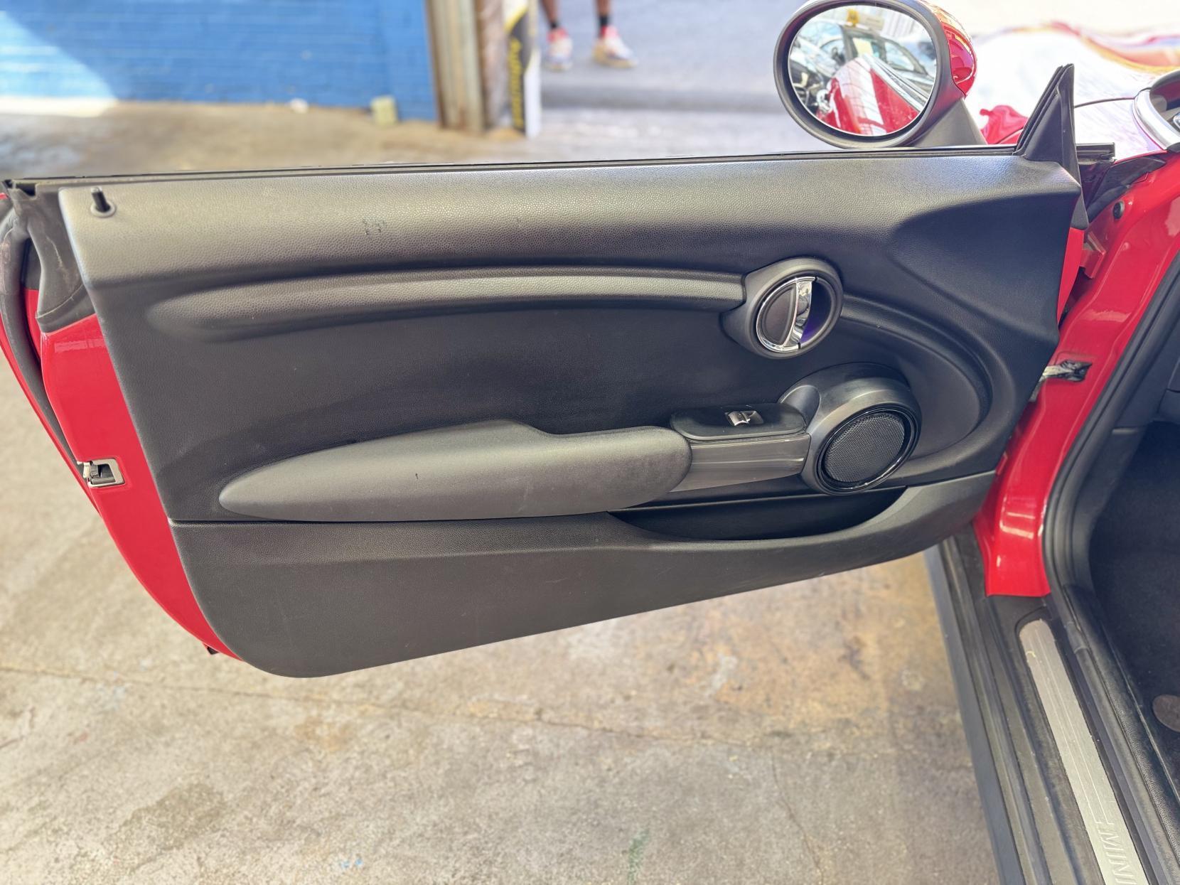 MINI Convertible - Image 19