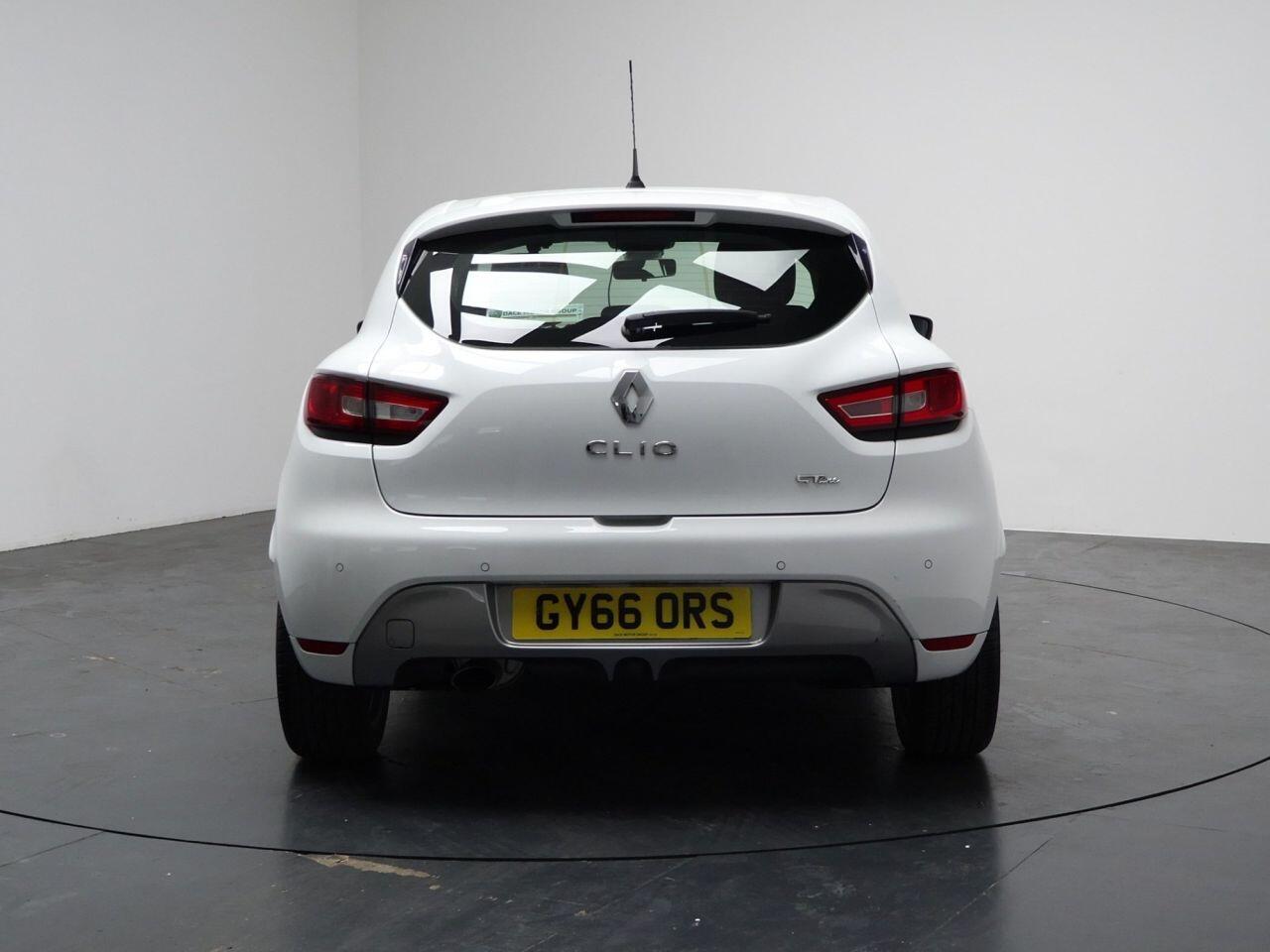 Renault Clio - Image 9