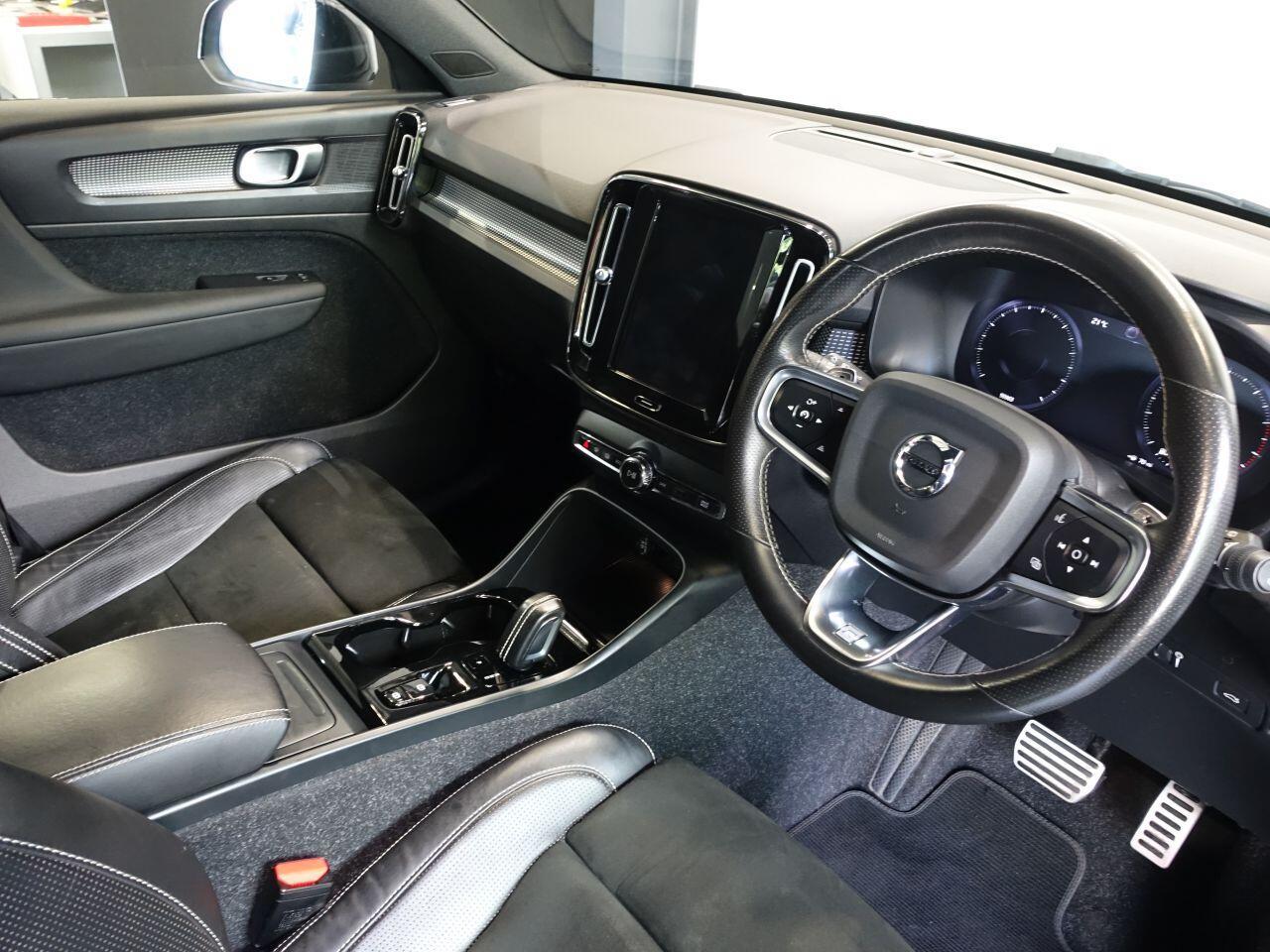Volvo XC40 - Image 2