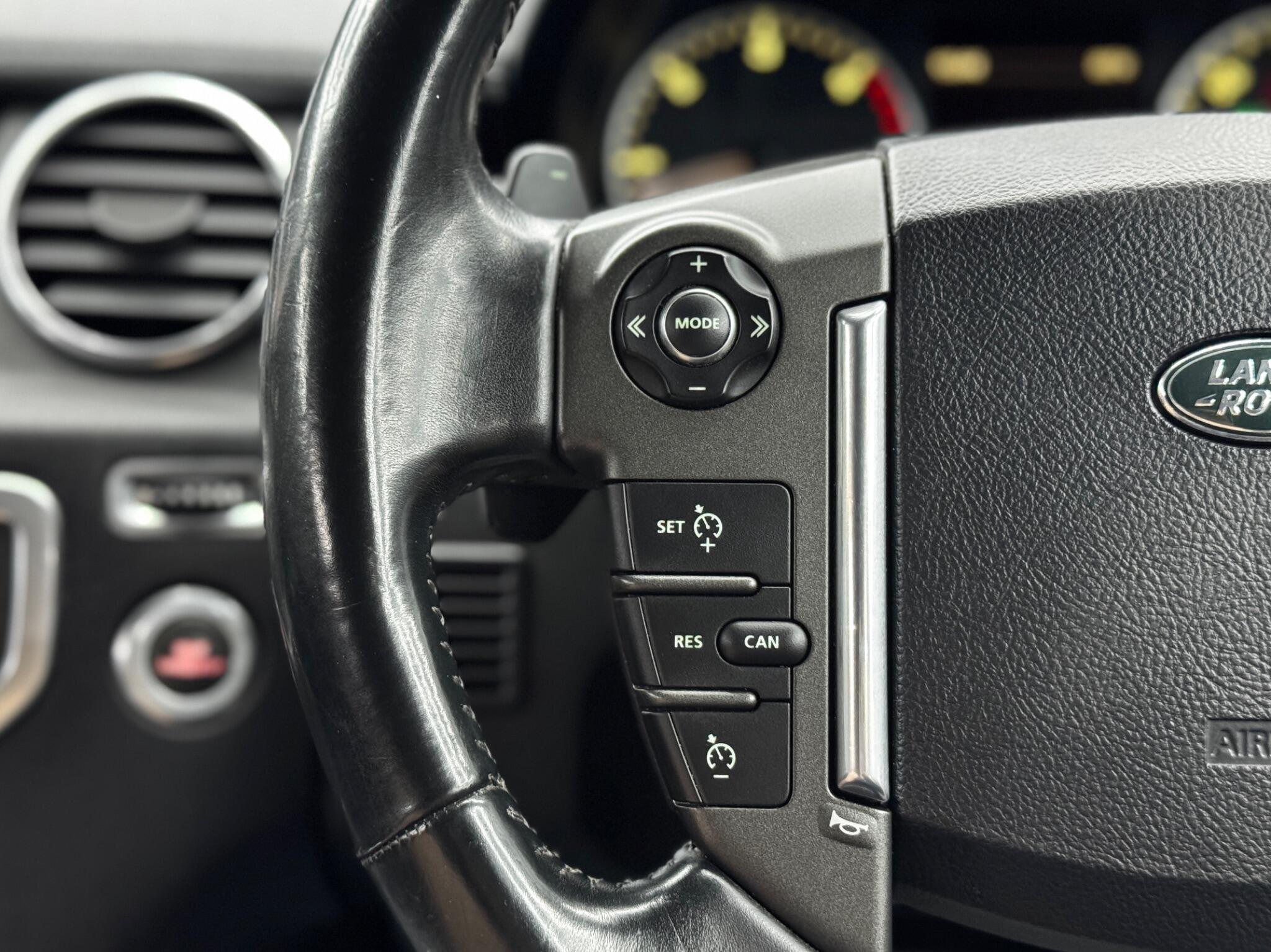 Land Rover DISCOVERY 4 - Image 20