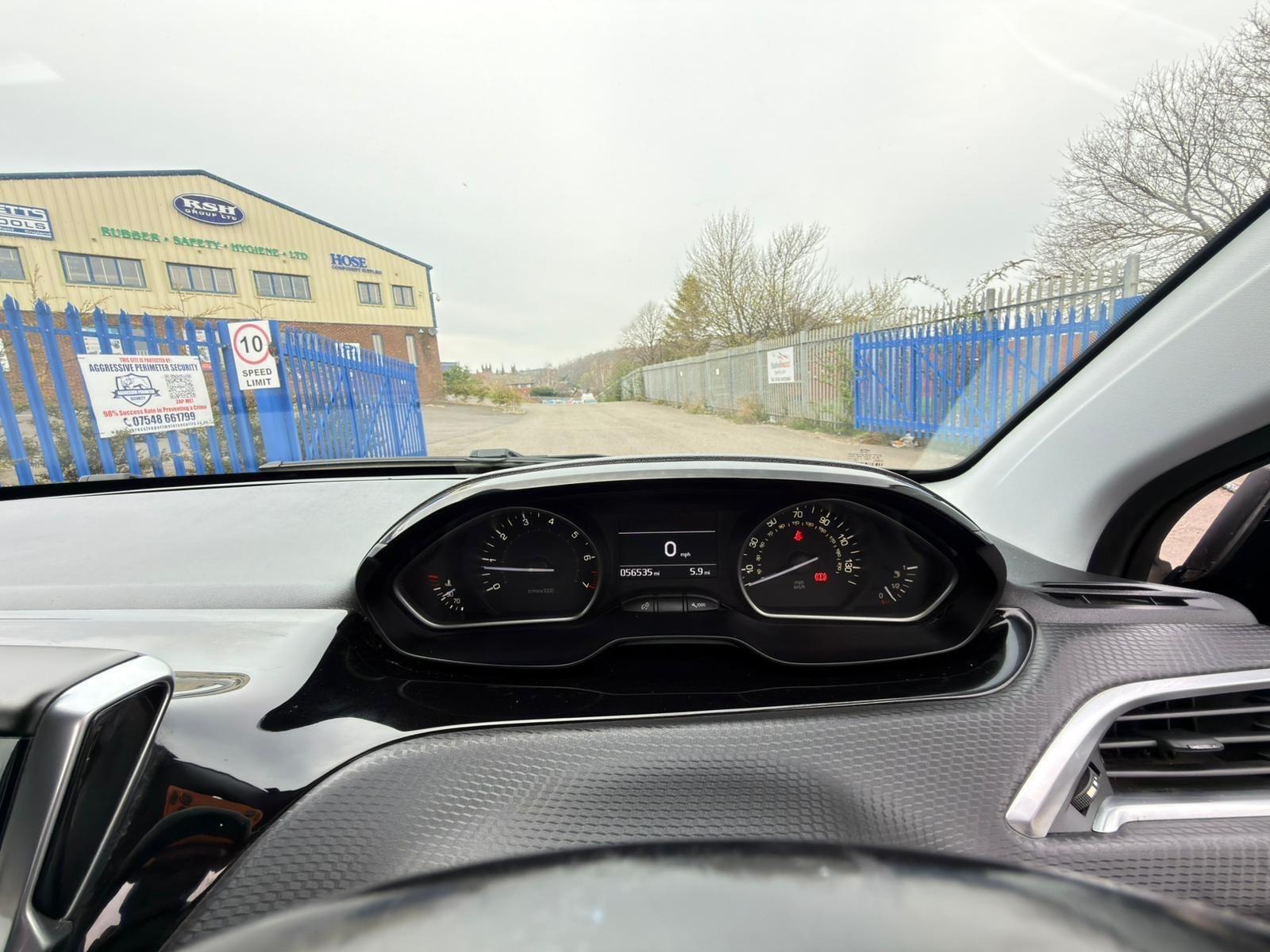 Peugeot 208 - Image 14