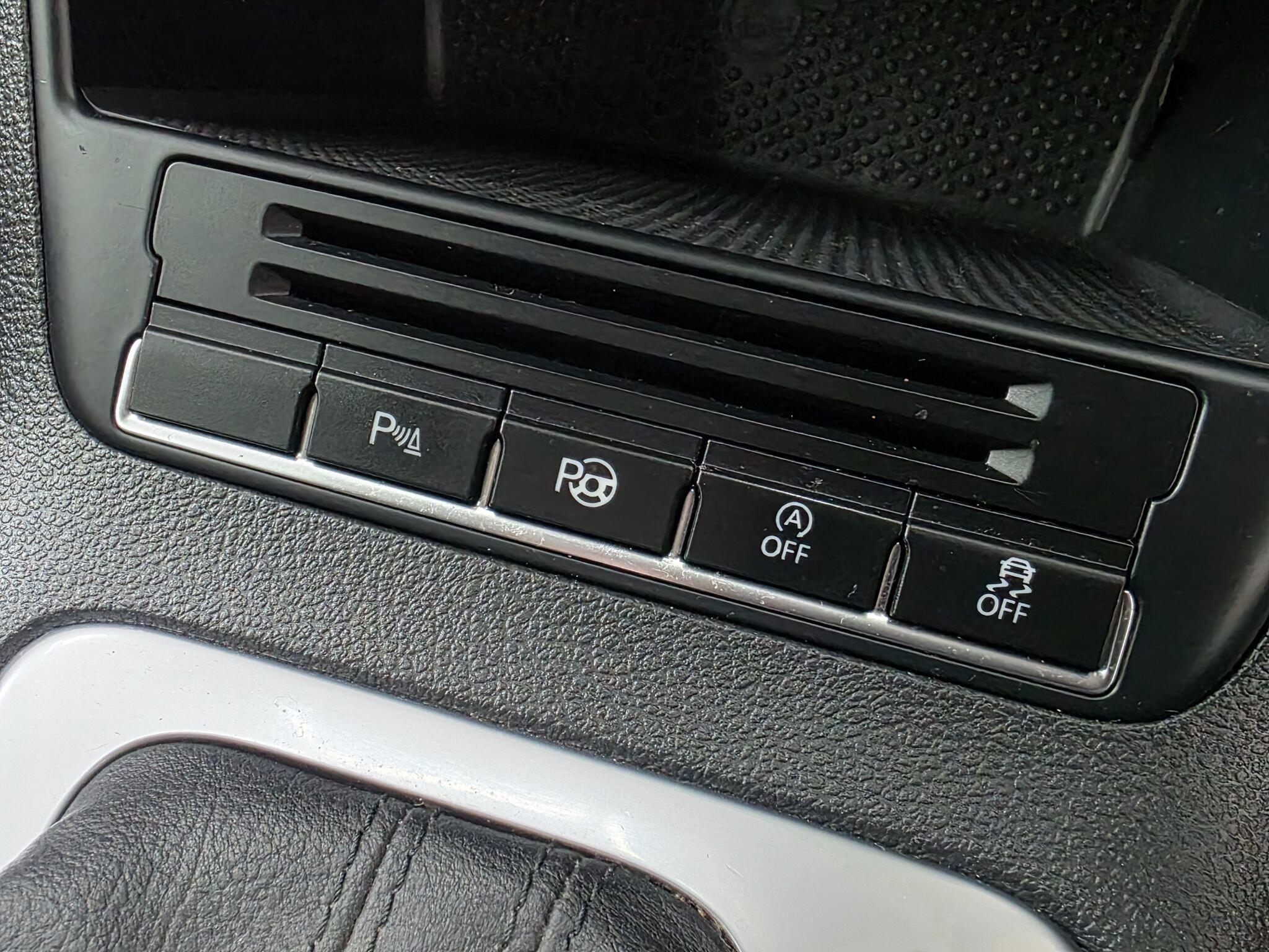 Volkswagen Tiguan - Image 20