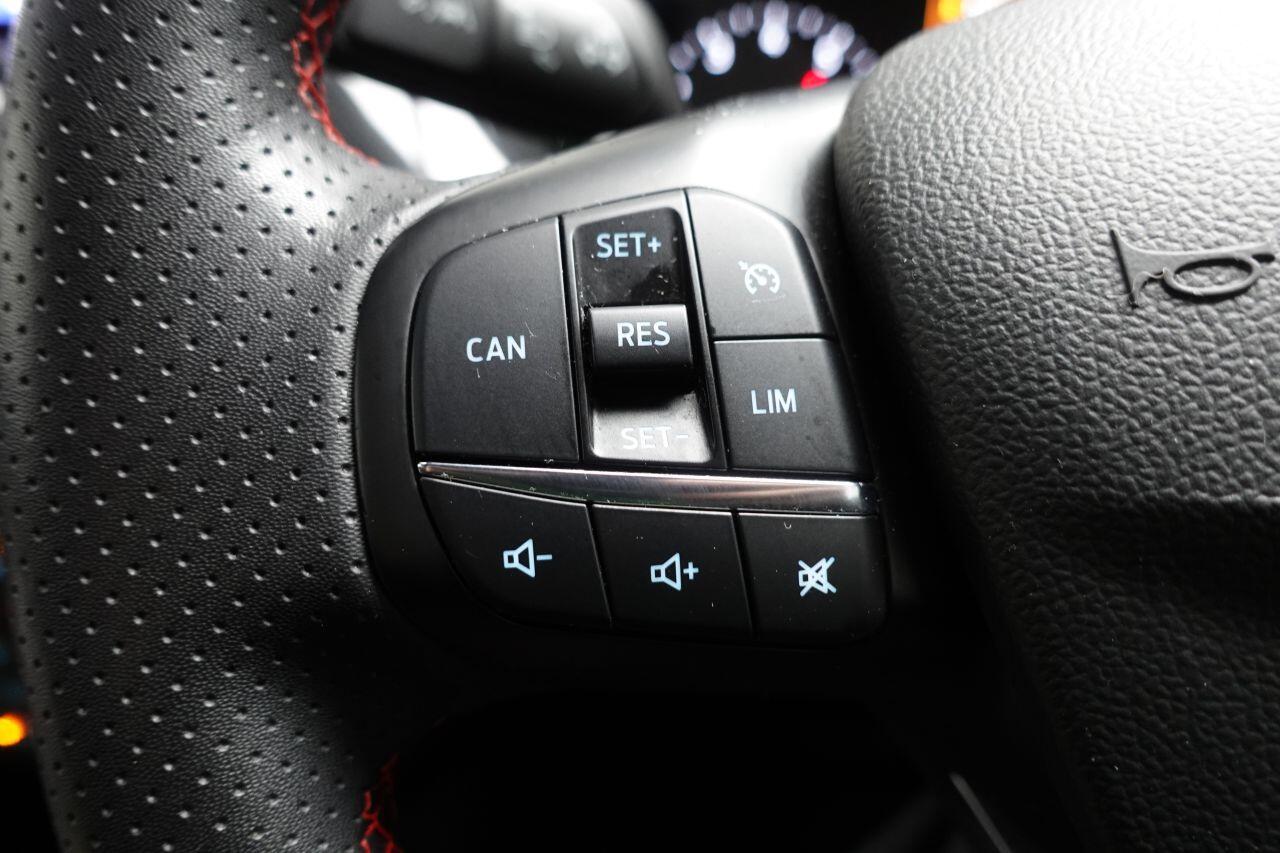 Ford Focus - Image 33