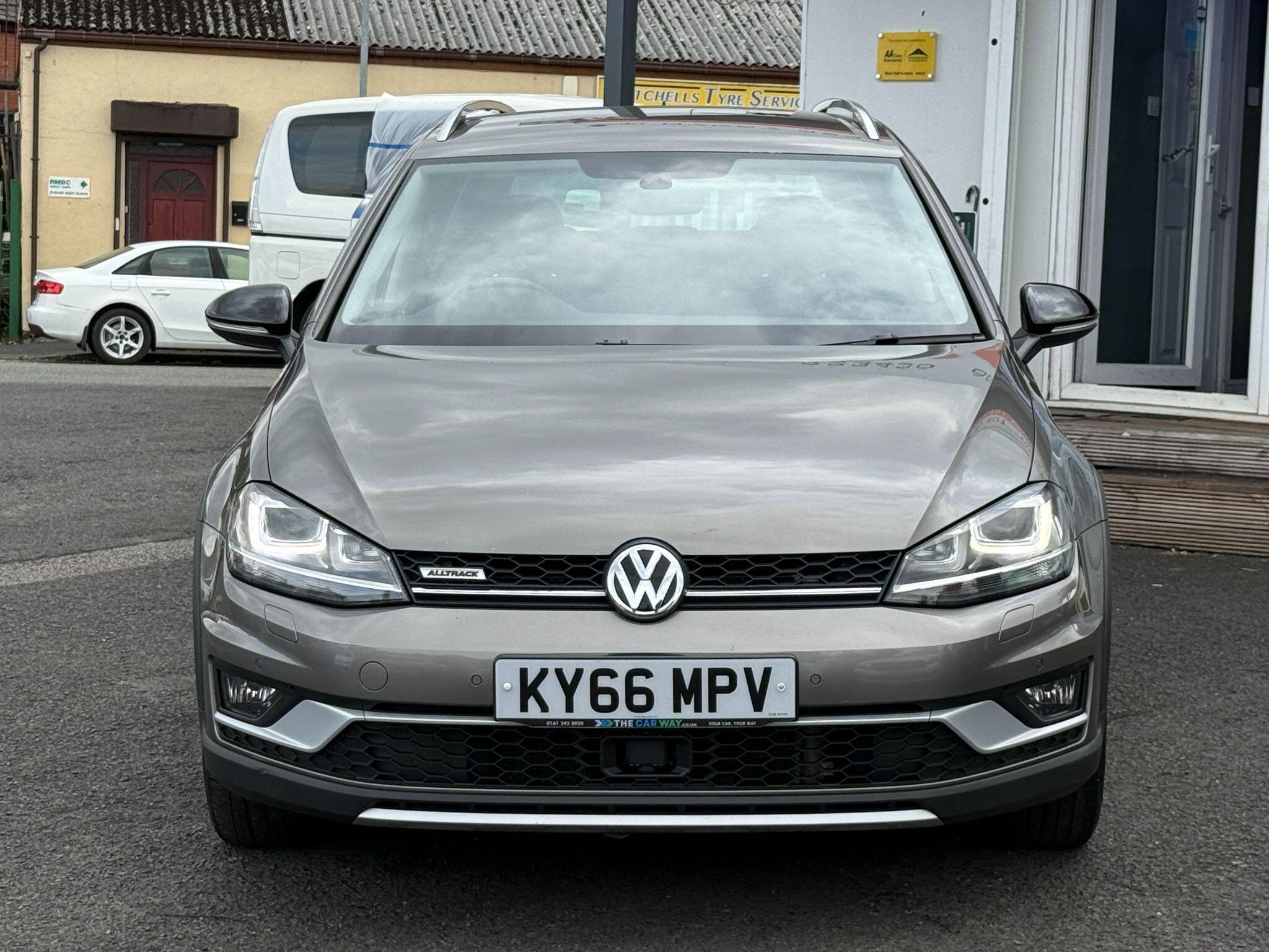 Volkswagen Golf - Image 8