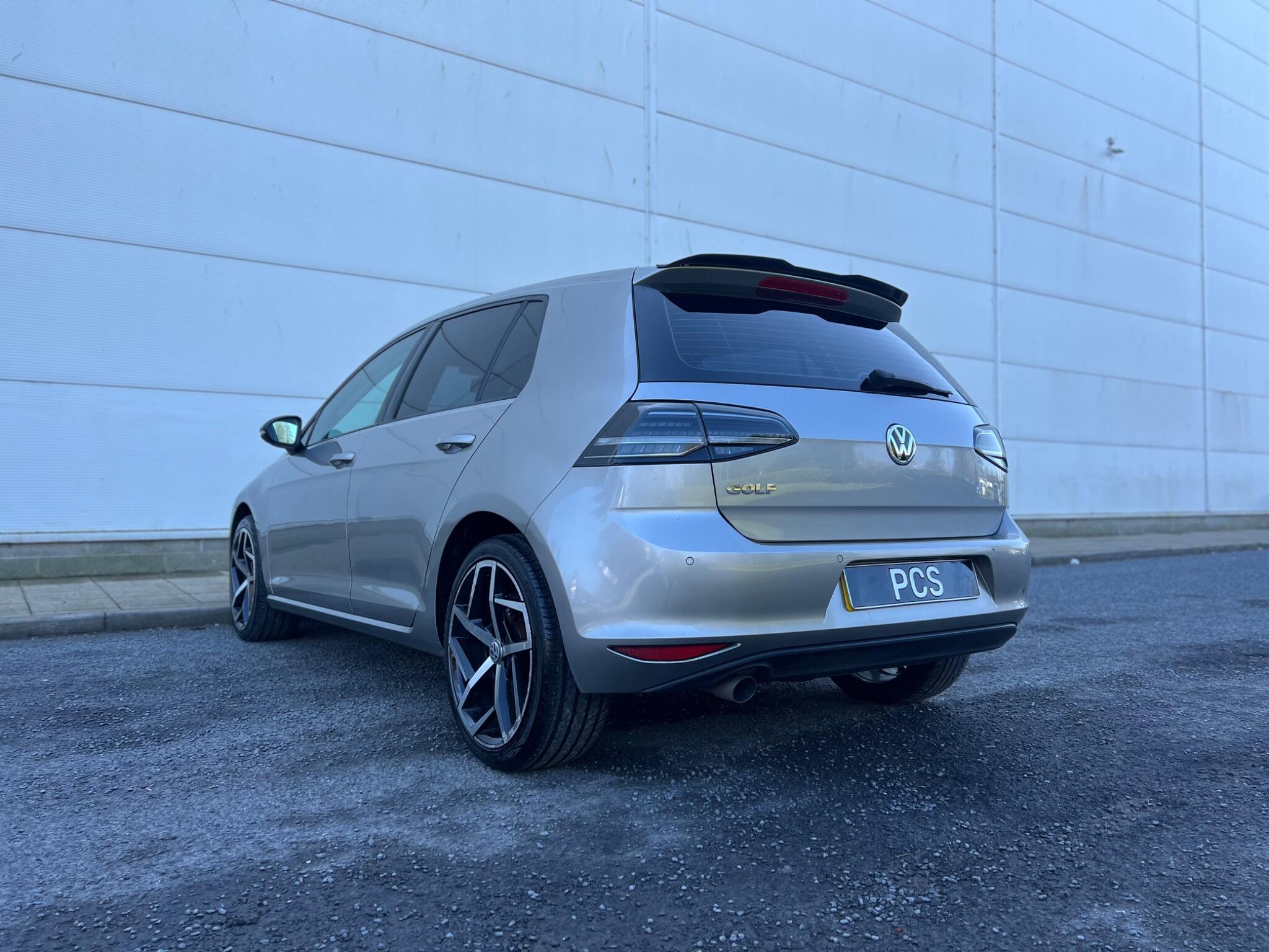 Volkswagen Golf - Image 11