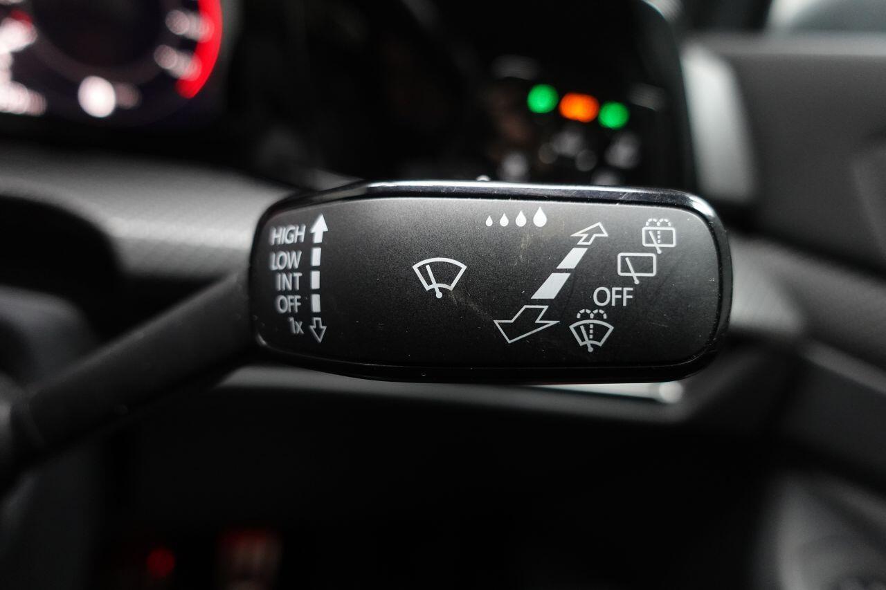 Volkswagen Golf - Image 47