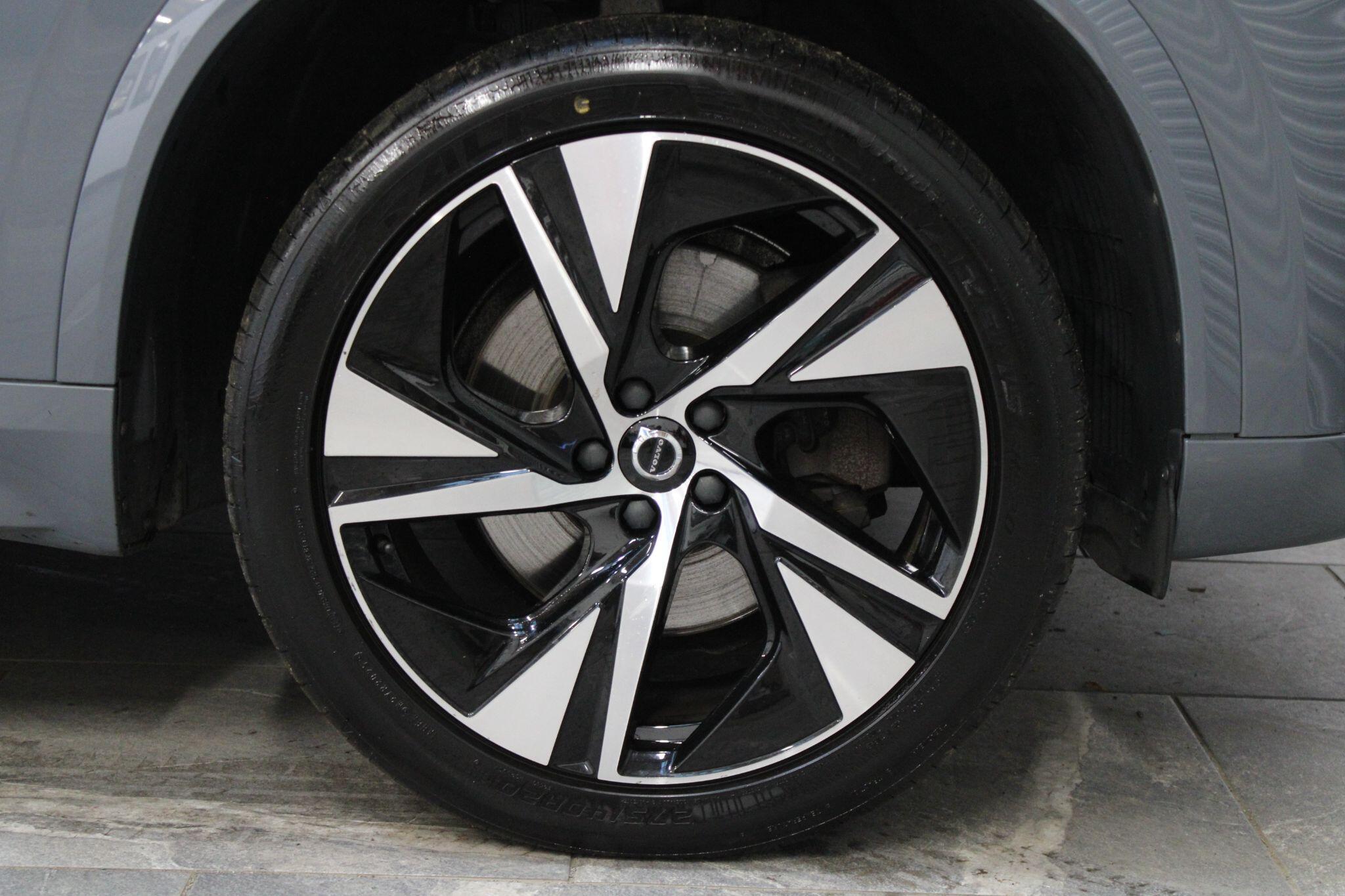 Volvo XC90 - Image 9