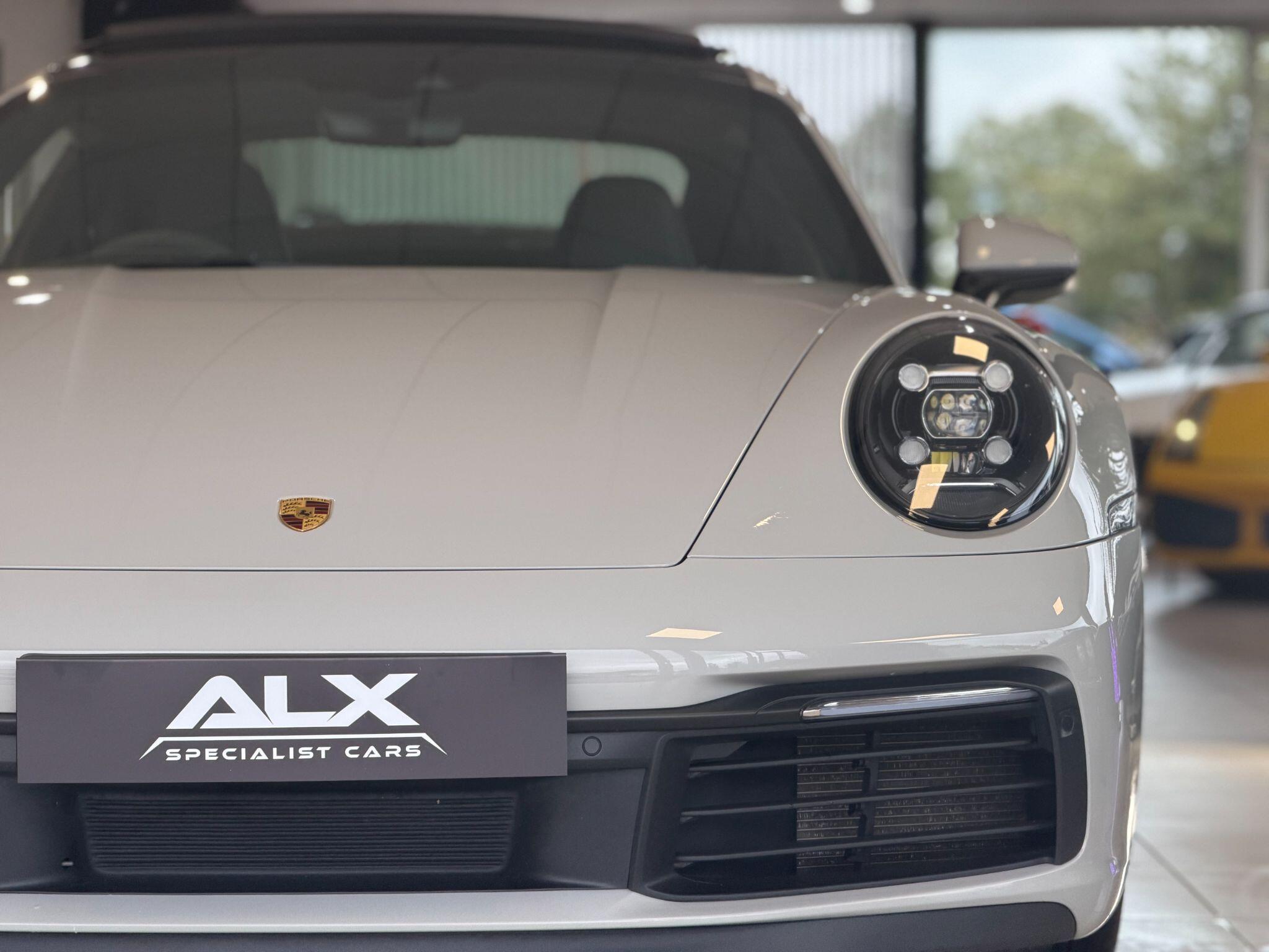 Porsche 911 - Image 5