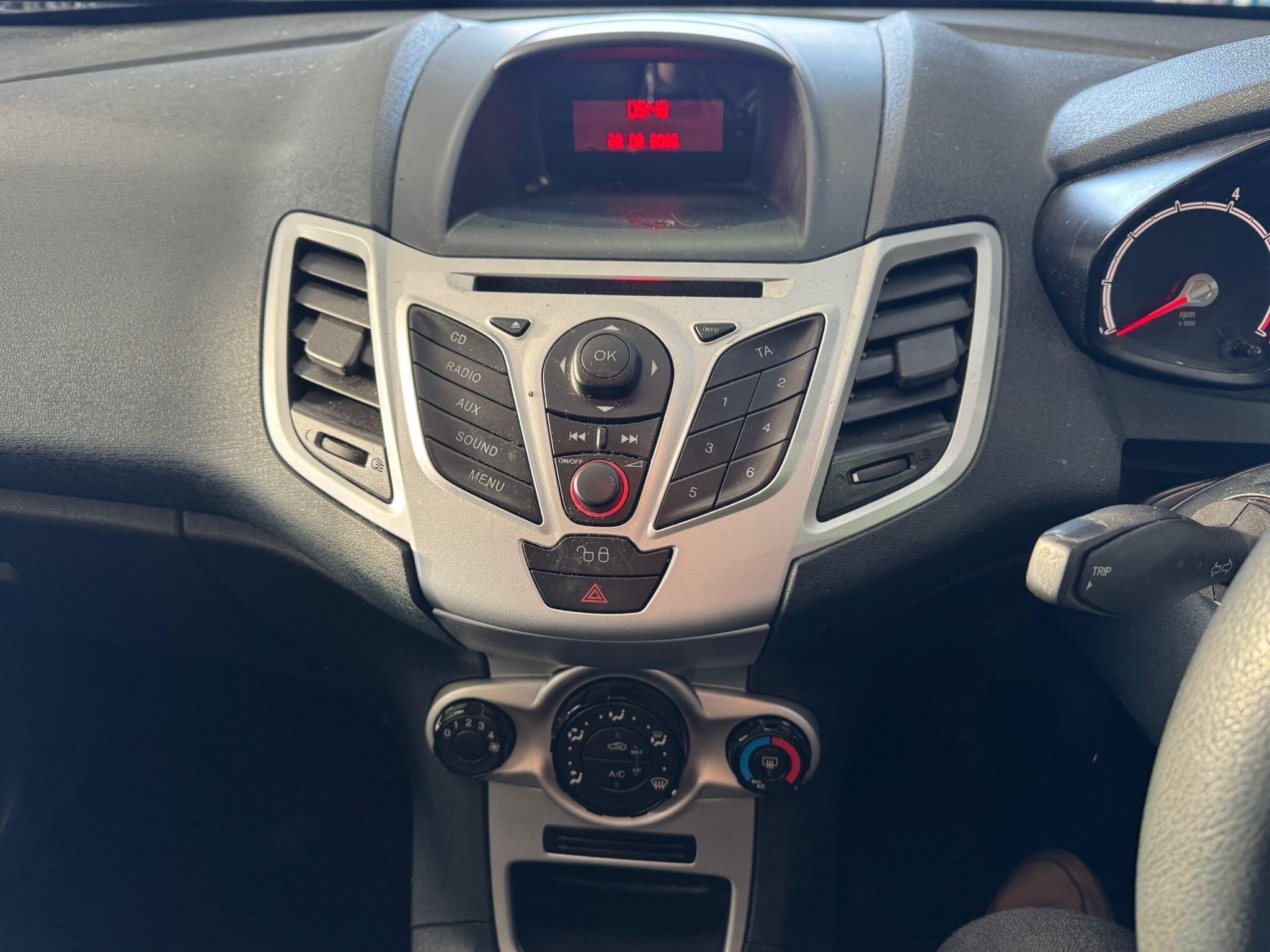 Ford Fiesta - Image 32